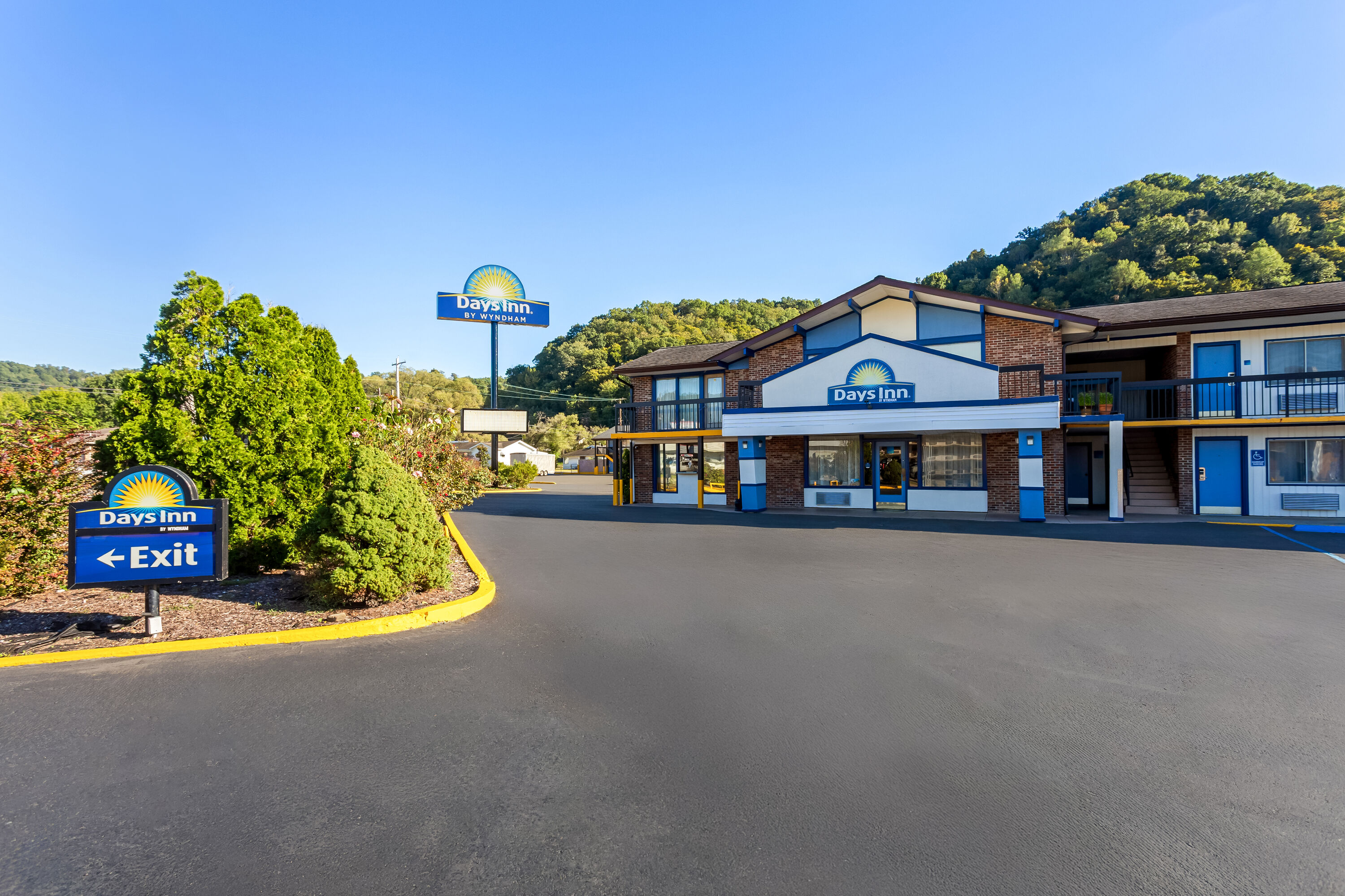 Exterior Day Image of Days Inn by Wyndham Paintsville hotel in Paintsville, Kentucky