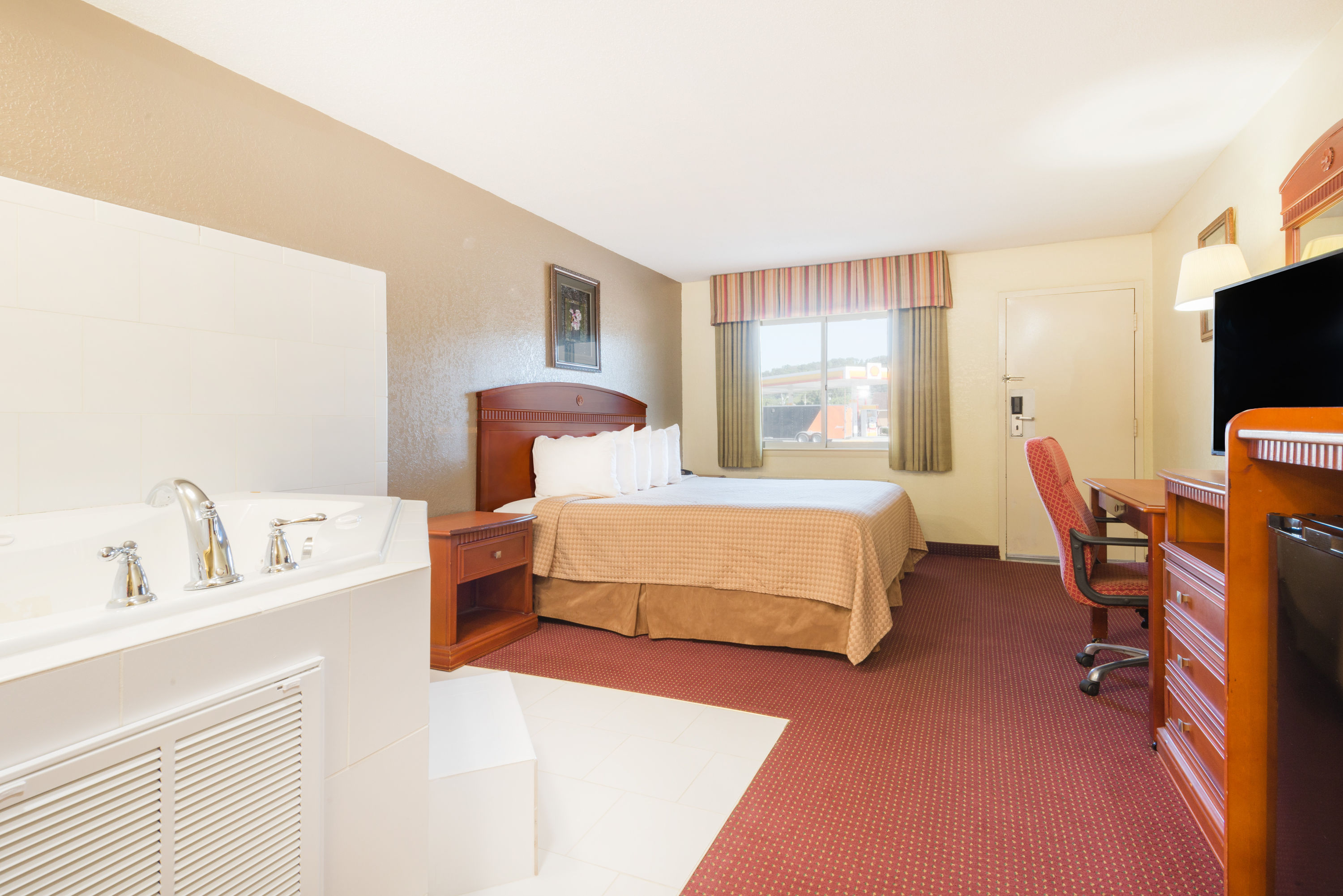 Guest room at the Days Inn by Wyndham Paintsville in Paintsville, Kentucky