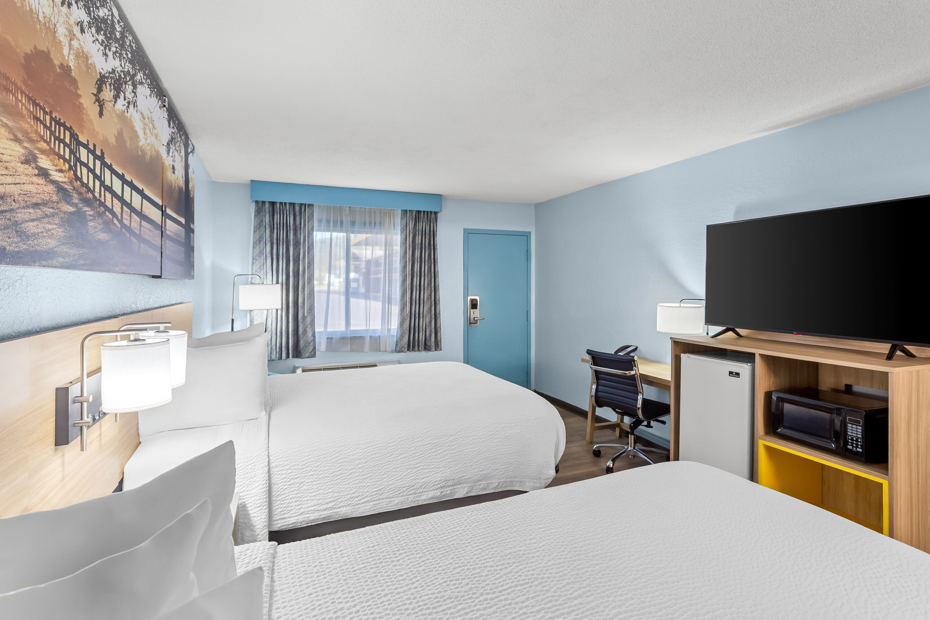 Double bed guest room at the Days Inn by Wyndham Paintsville in Paintsville, Kentucky