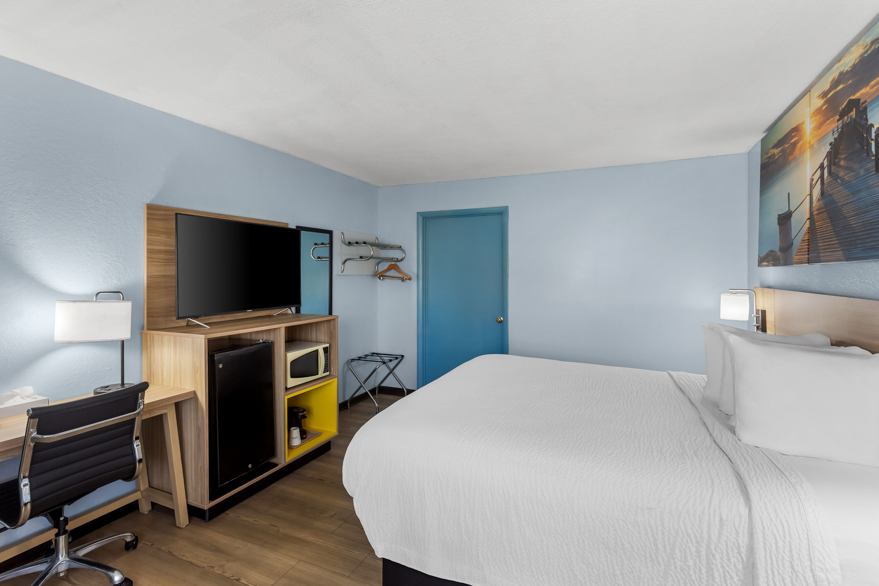 King bed guest room at the Days Inn by Wyndham Paintsville in Paintsville, Kentucky