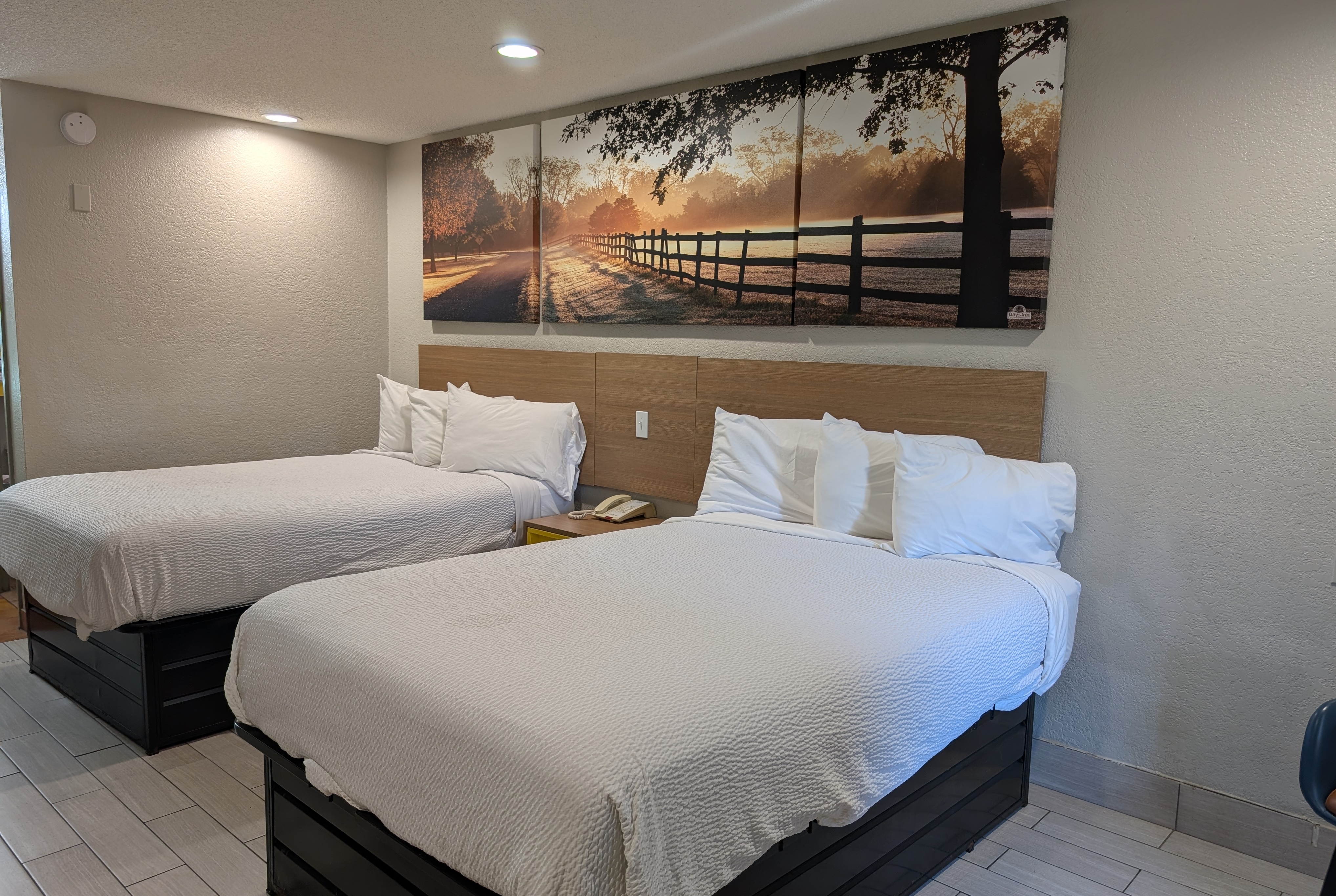 Guest room at the Days Inn by Wyndham Arcadia Louisiana in Arcadia, Louisiana