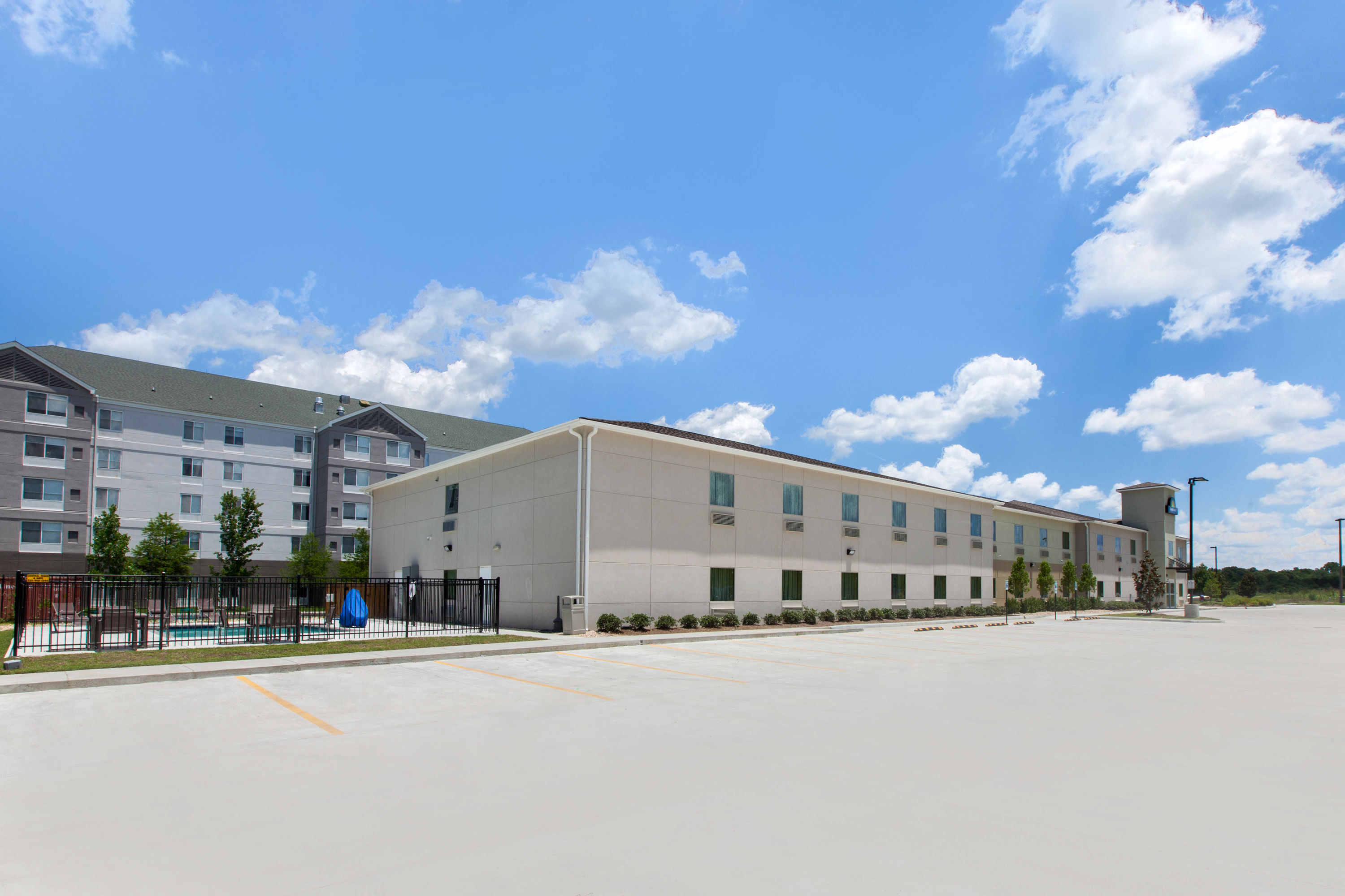 Days Inn By Wyndham Baton Rouge Airport Baton Rouge La Hotels