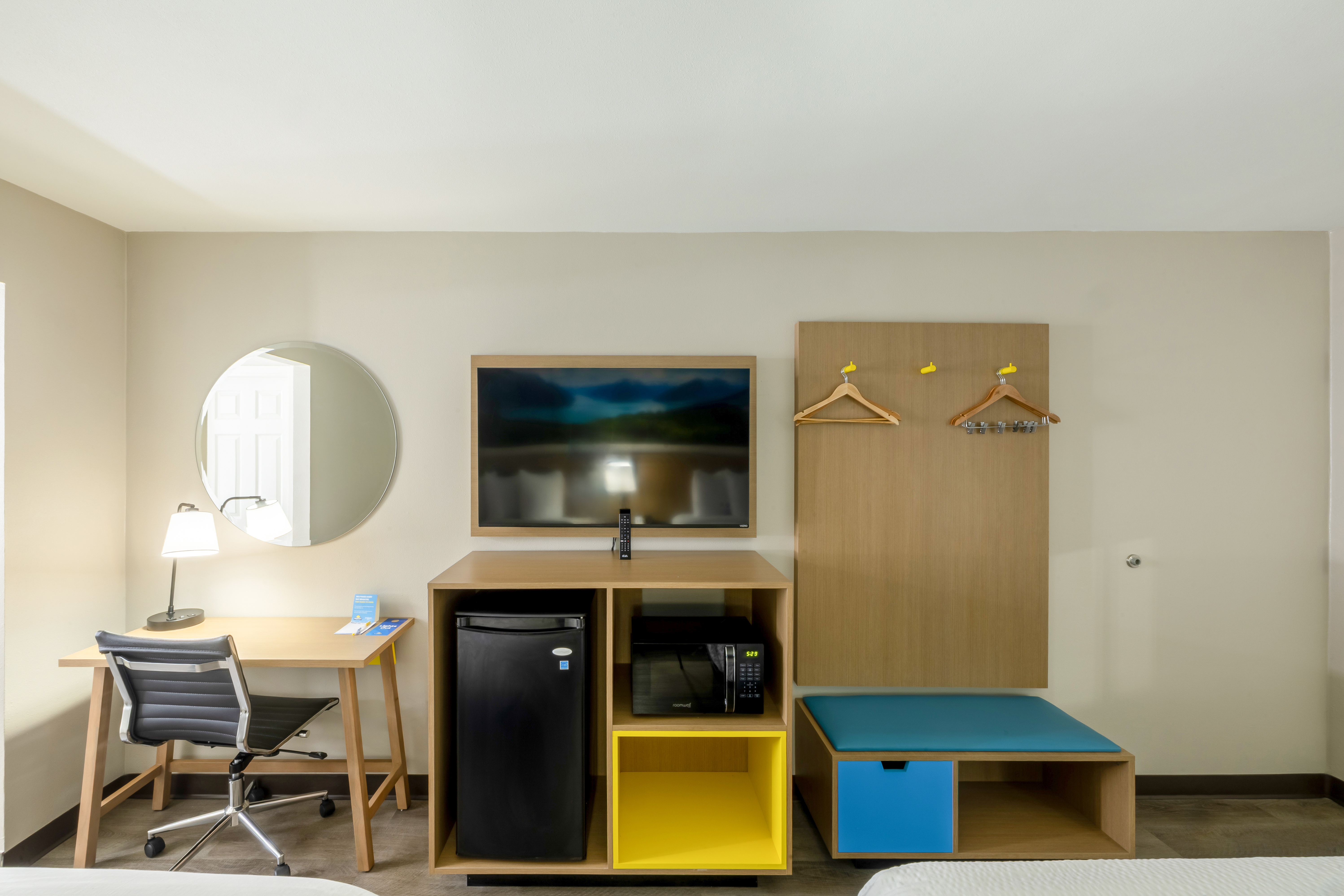 Guest room at the Days Inn & Suites by Wyndham Bossier City/Casino Area in Bossier City, Louisiana