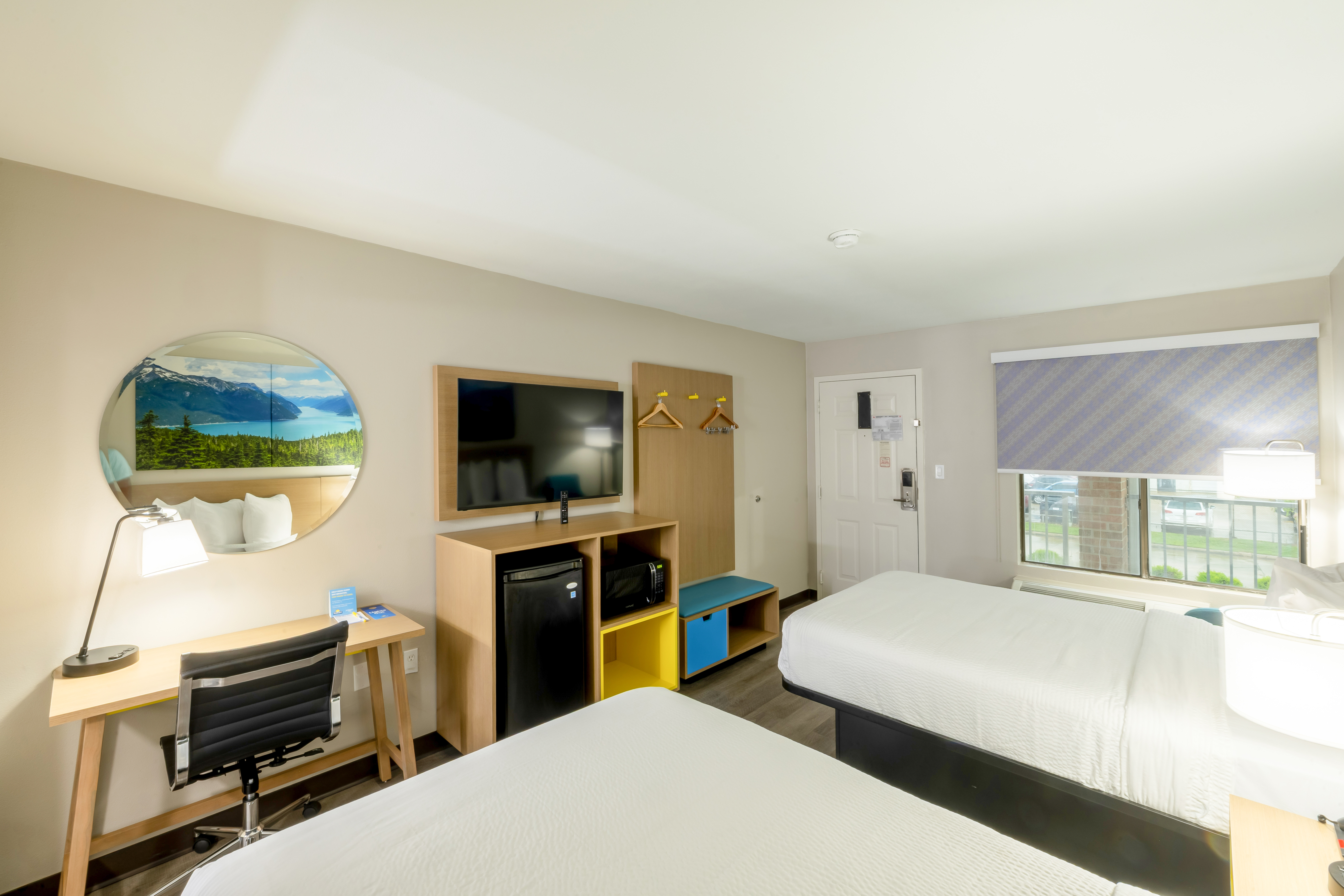 Guest room at the Days Inn & Suites by Wyndham Bossier City/Casino Area in Bossier City, Louisiana