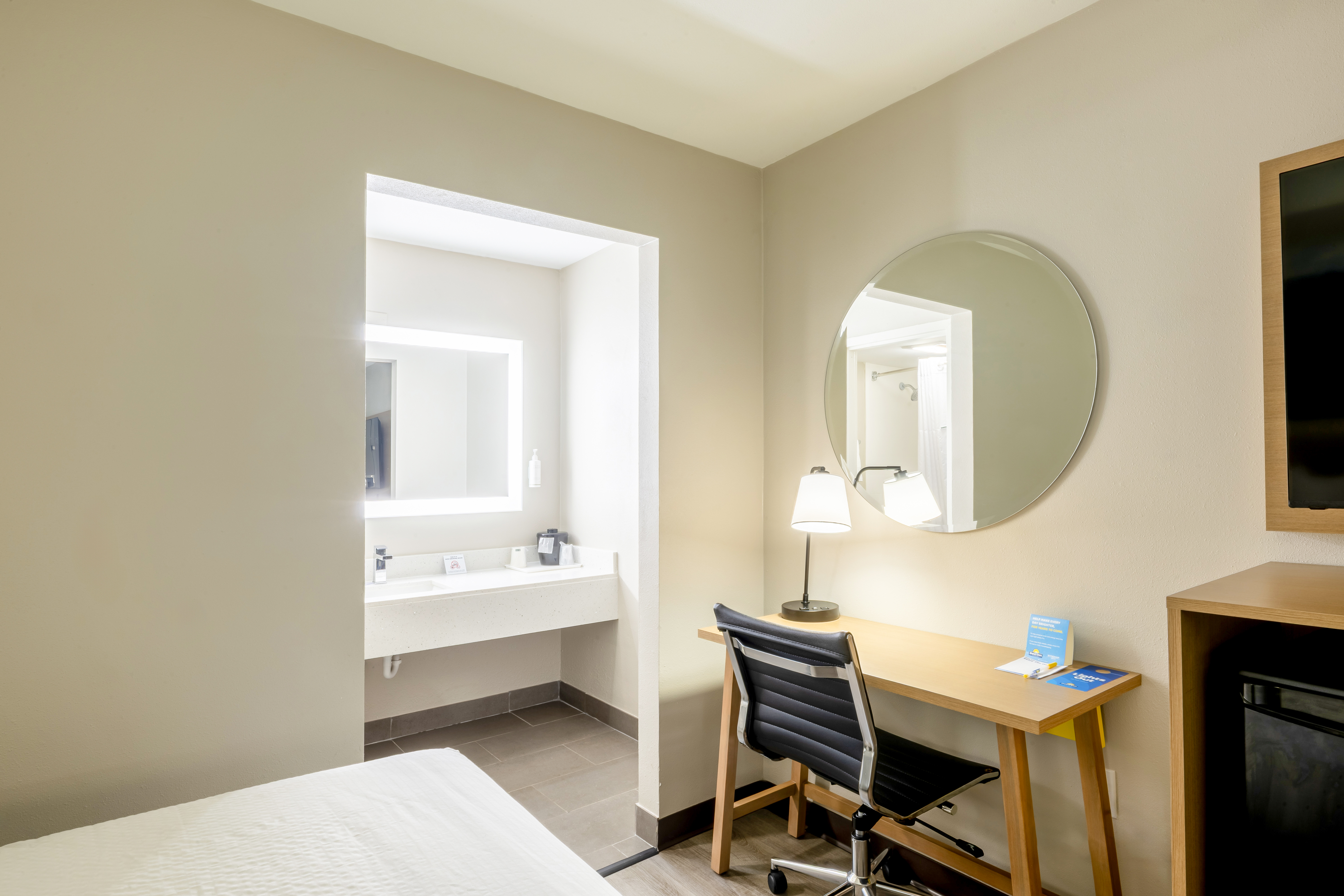 Guest room at the Days Inn & Suites by Wyndham Bossier City/Casino Area in Bossier City, Louisiana