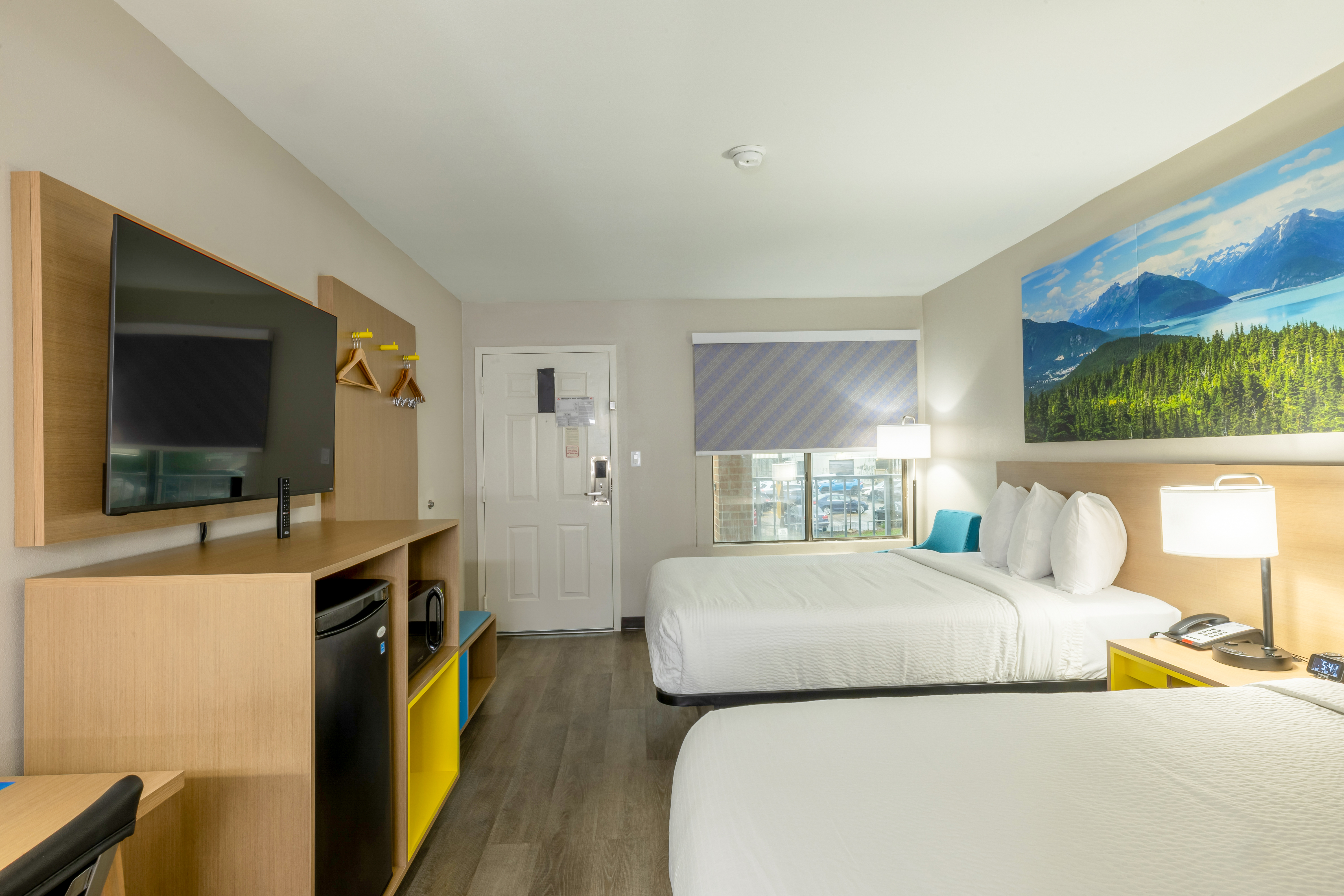 Guest room at the Days Inn & Suites by Wyndham Bossier City/Casino Area in Bossier City, Louisiana