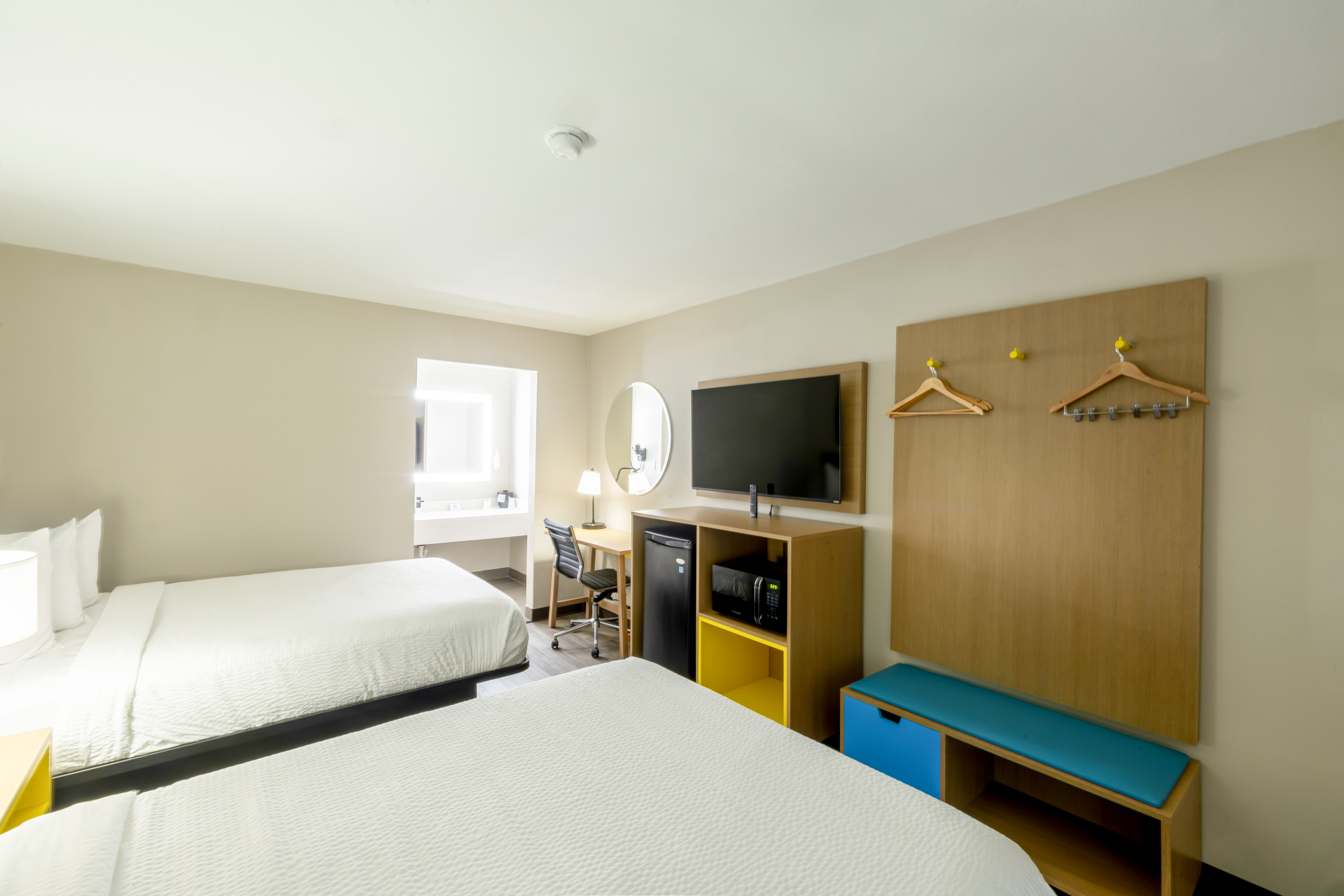 Guest room at the Days Inn & Suites by Wyndham Bossier City/Casino Area in Bossier City, Louisiana