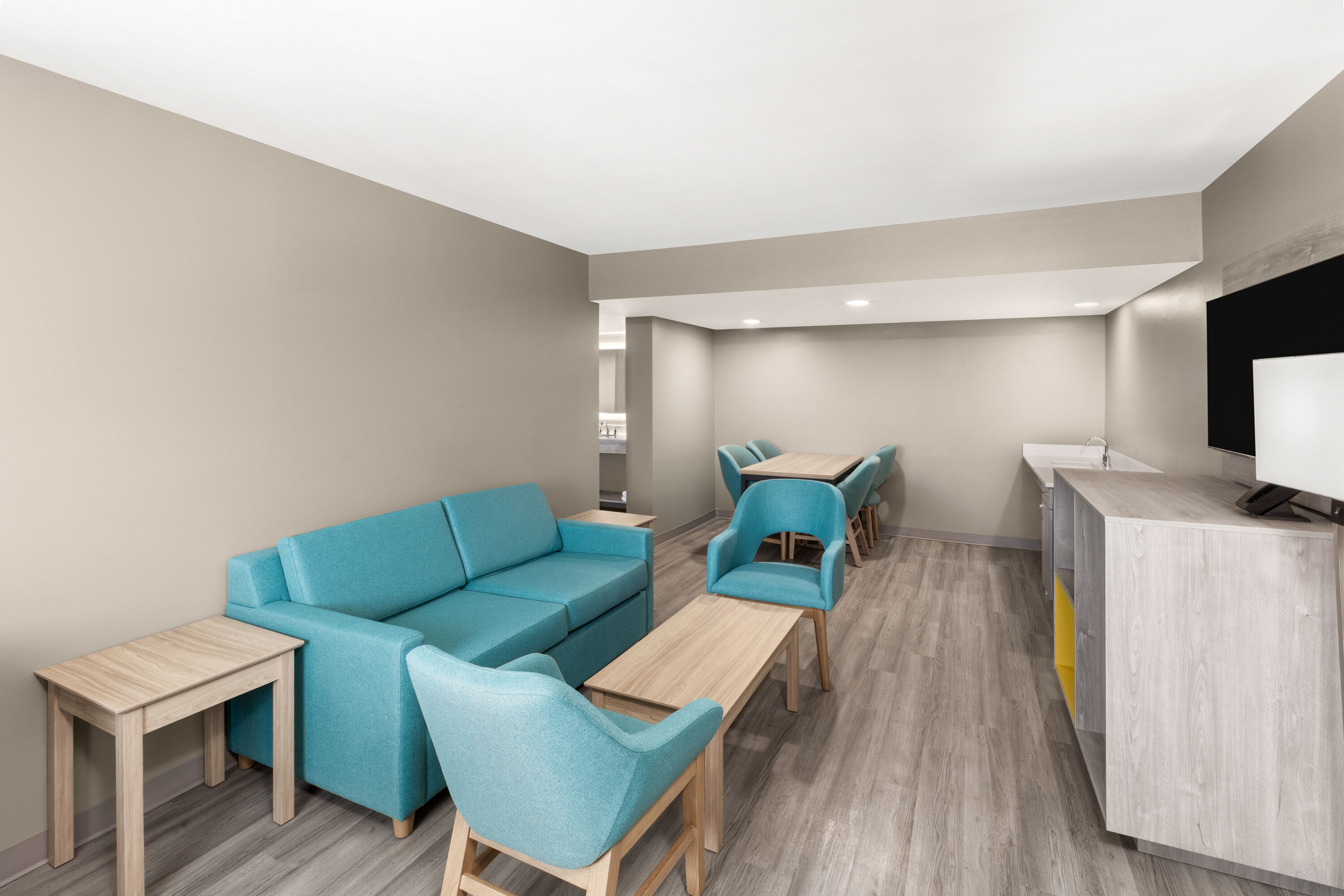 Days Inn by Wyndham Kenner/New Orleans Airport South suite in Kenner, Louisiana