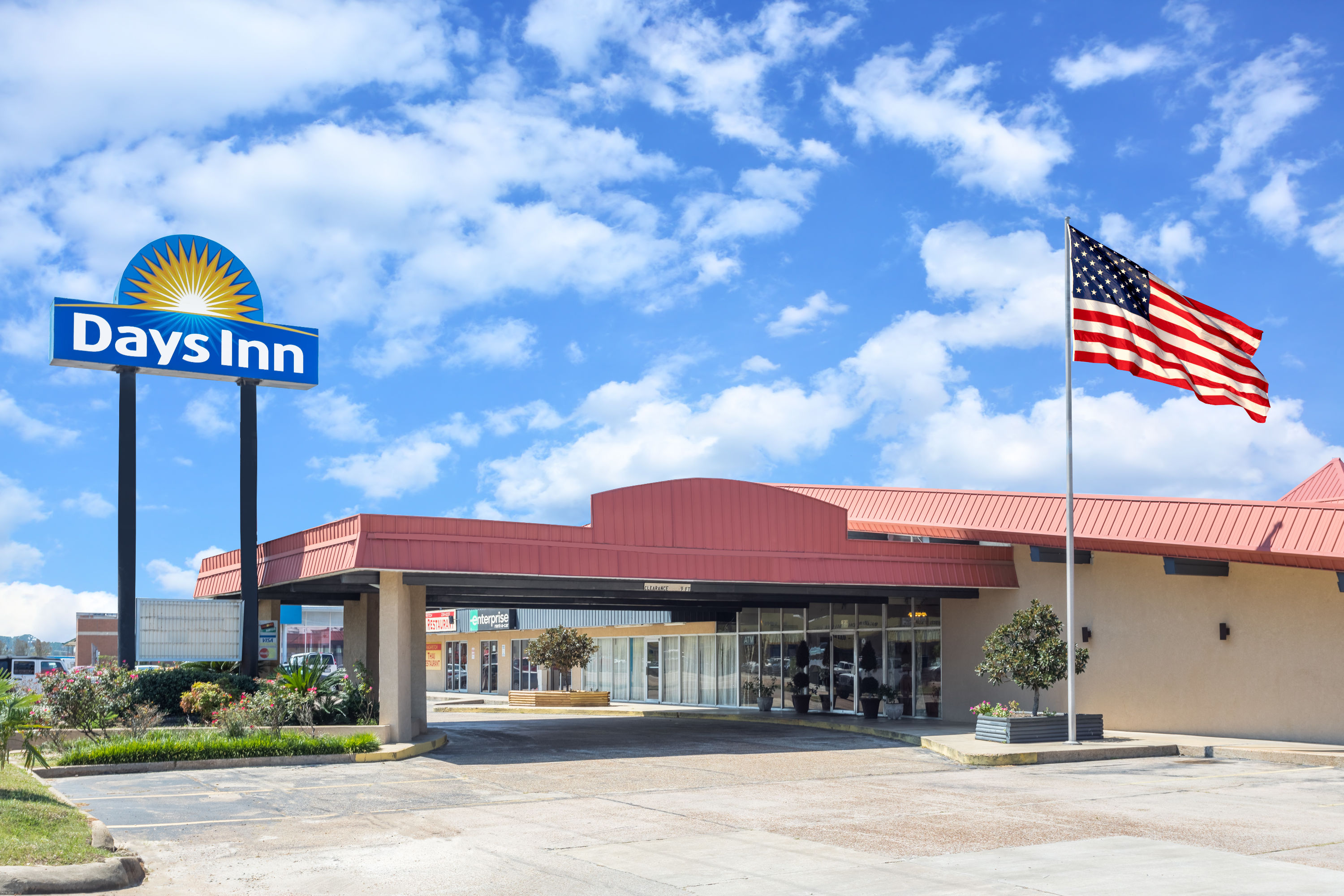 Exterior Day Image of Days Inn by Wyndham Leesville hotel in Leesville, Louisiana