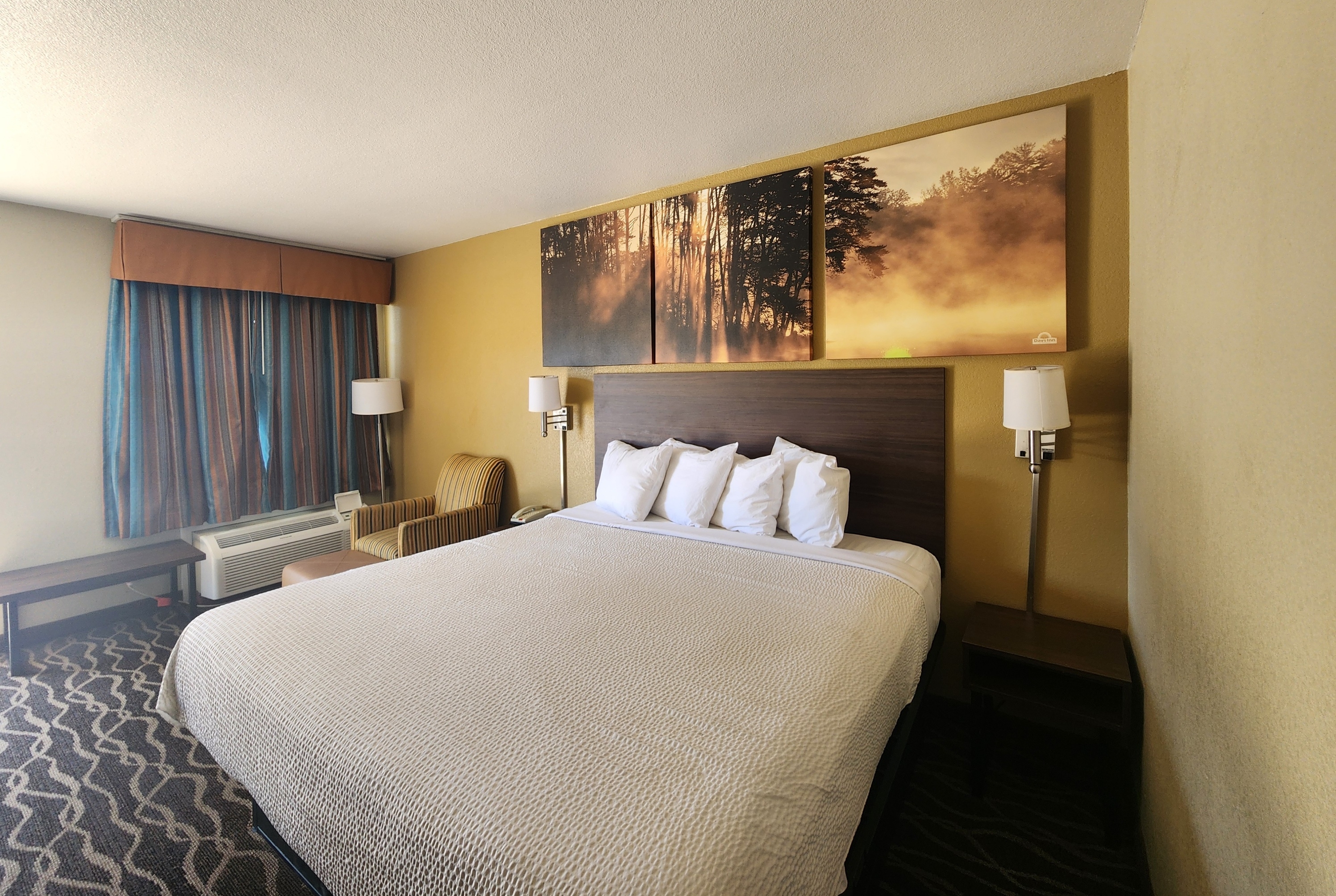 Days Inn by Wyndham Leesville suite in Leesville, Louisiana