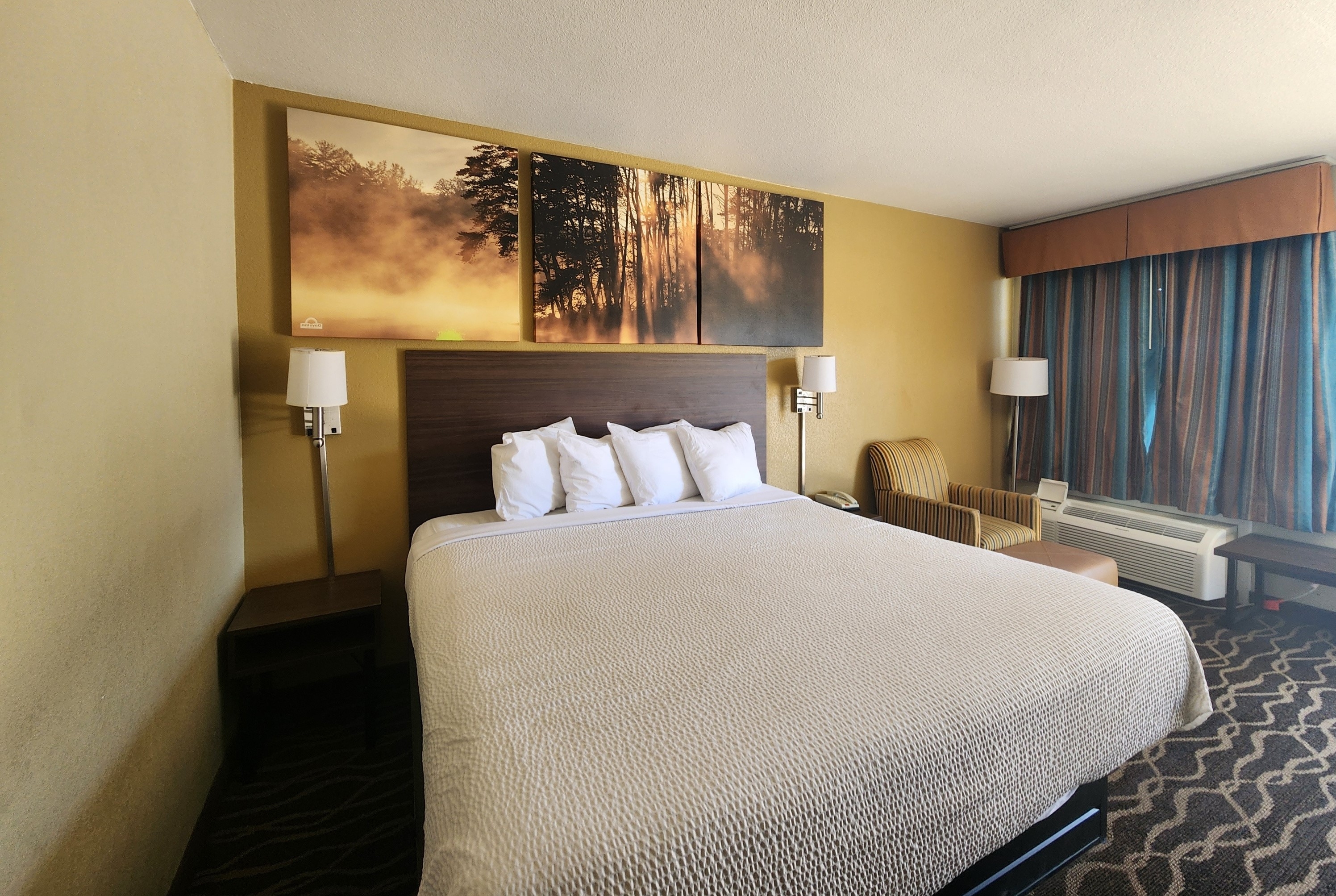 Days Inn by Wyndham Leesville suite in Leesville, Louisiana