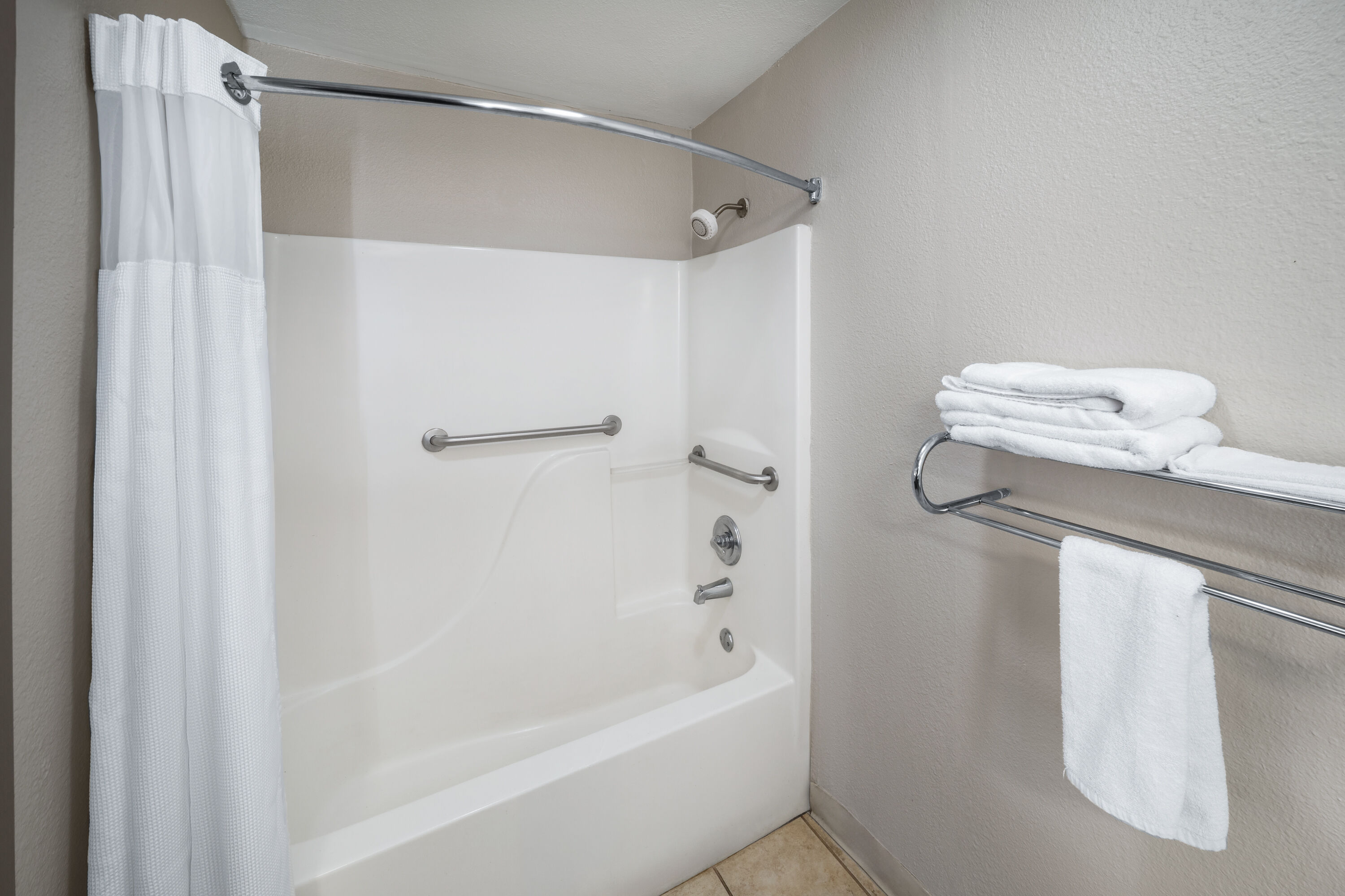 Guest room bath at the Days Inn by Wyndham Natchitoches in Natchitoches, Louisiana
