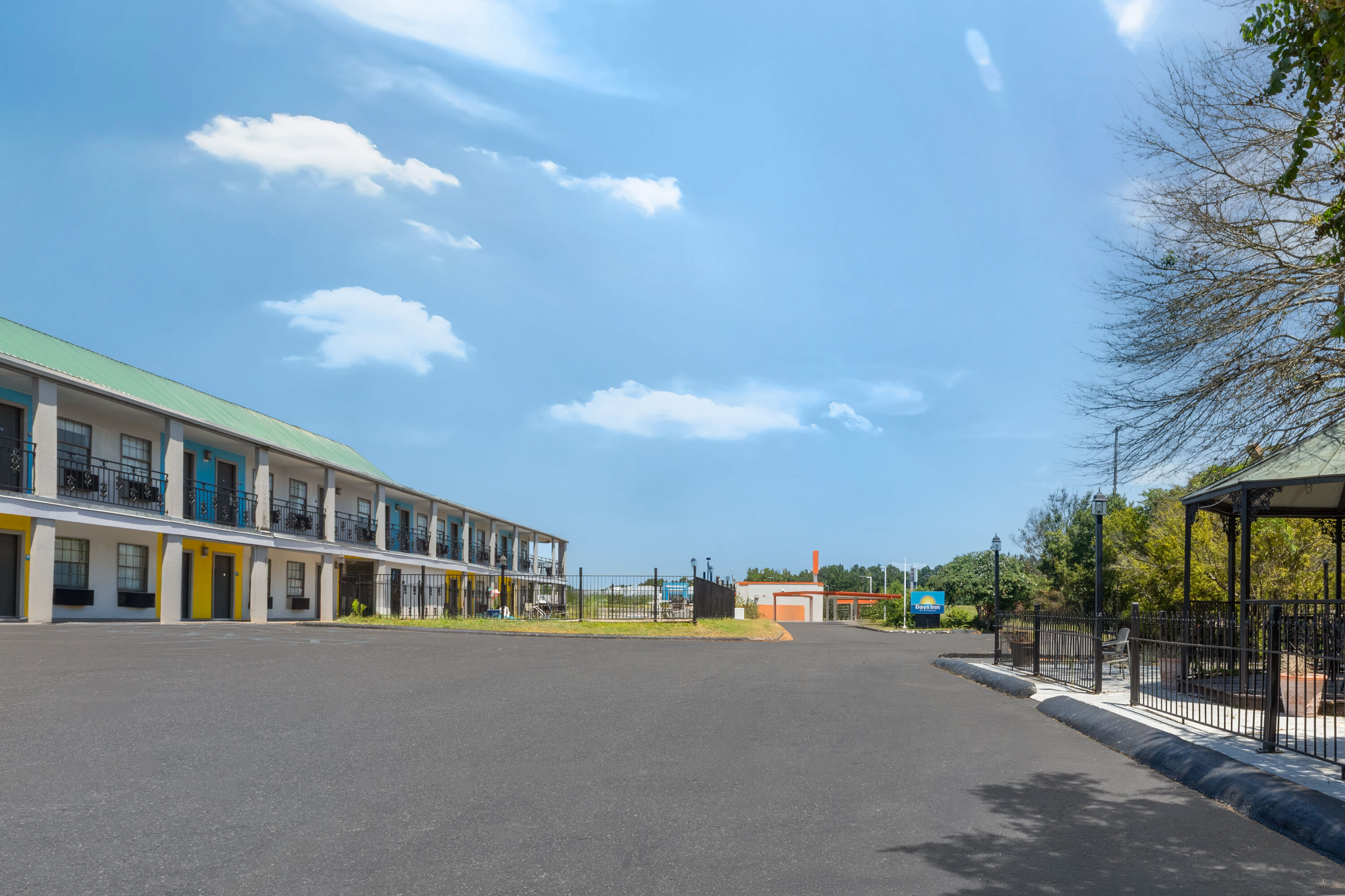 Exterior Day Image of Days Inn by Wyndham Natchitoches hotel in Natchitoches, Louisiana