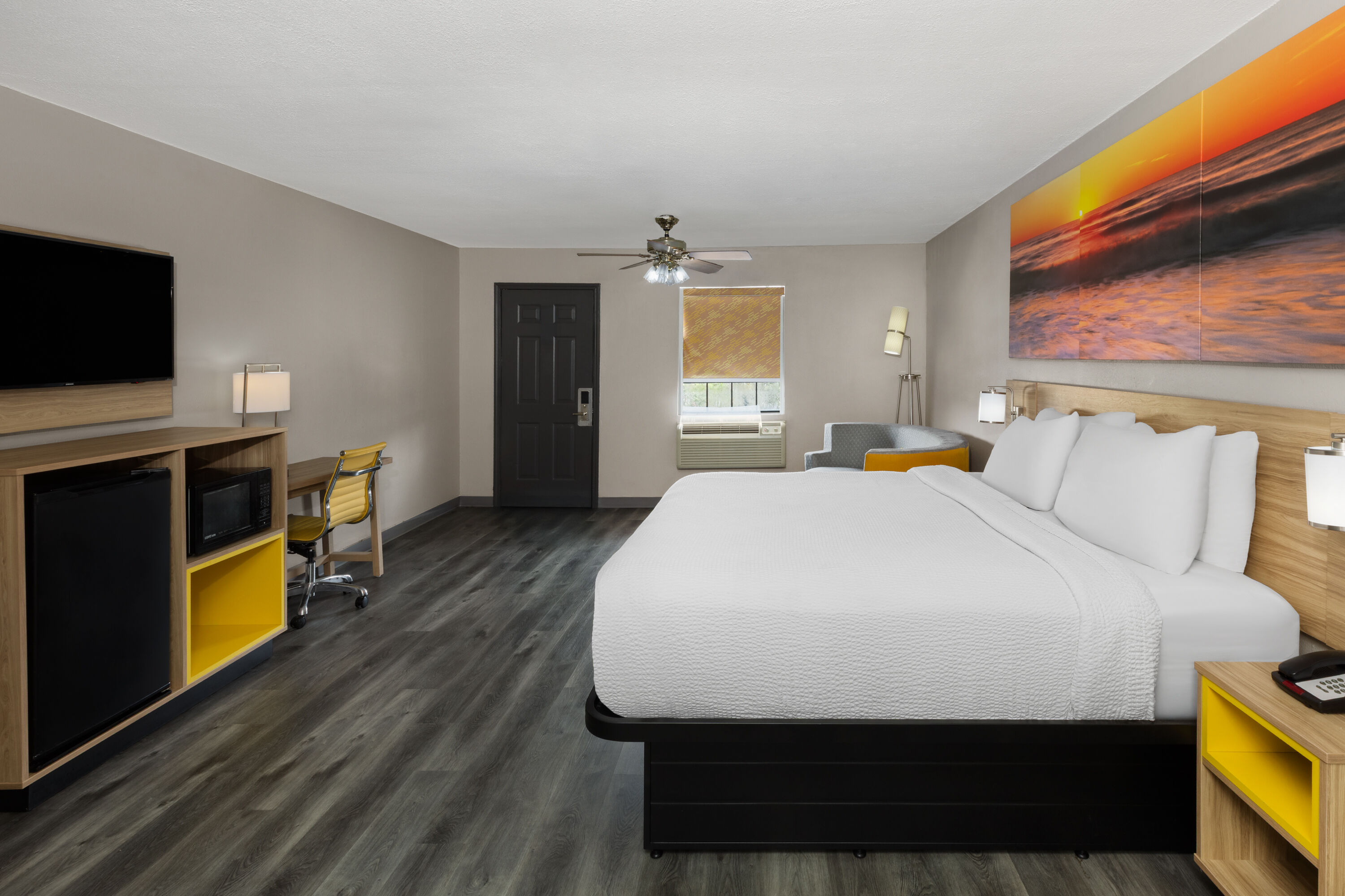 Guest room at the Days Inn by Wyndham Natchitoches in Natchitoches, Louisiana
