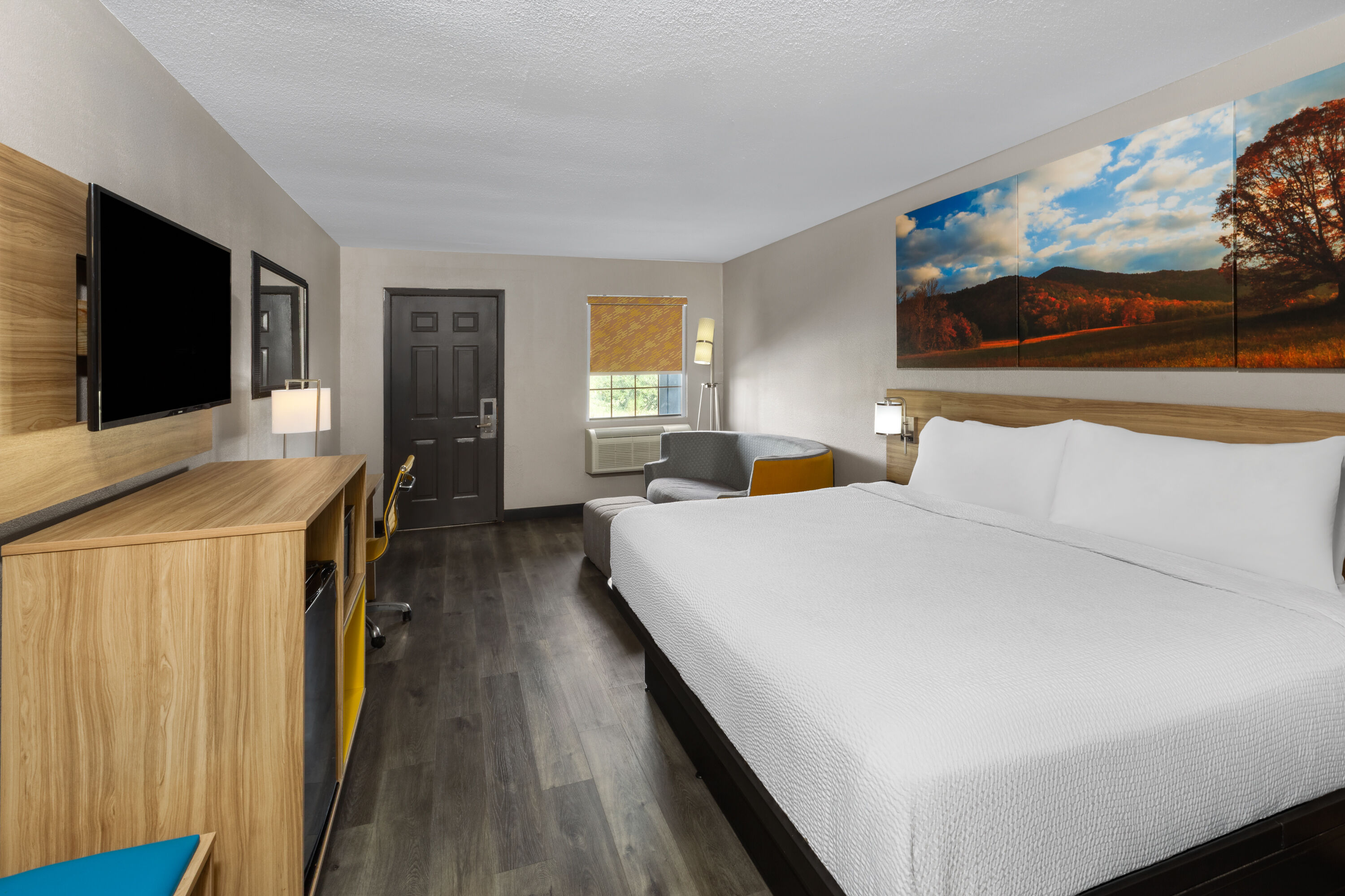 Guest room at the Days Inn by Wyndham Natchitoches in Natchitoches, Louisiana