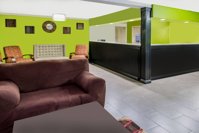 Days Inn Pineville La Hotels 71360 Days Inn Pineville La Hotel Lobby In Louisiana