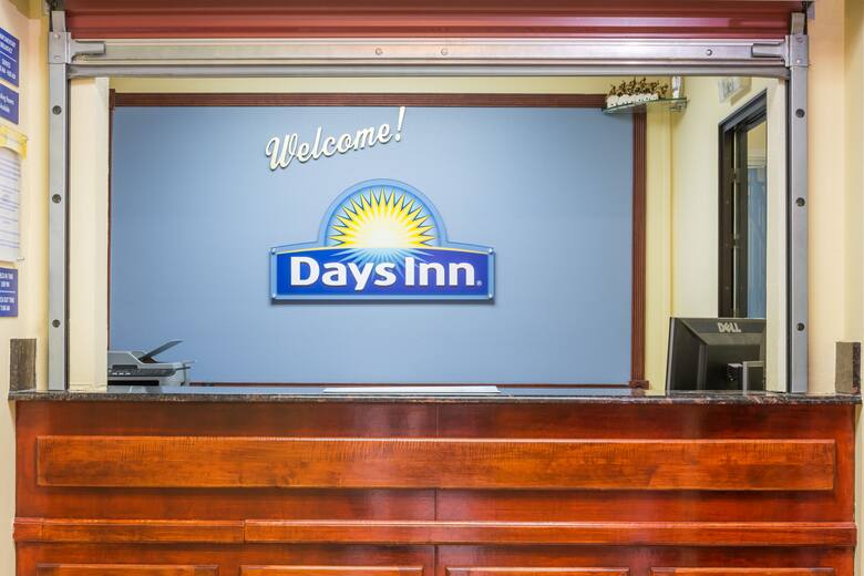 Days Inn Rayne Hotels La 70578 Days Inn Rayne Hotel Lobby In Louisiana