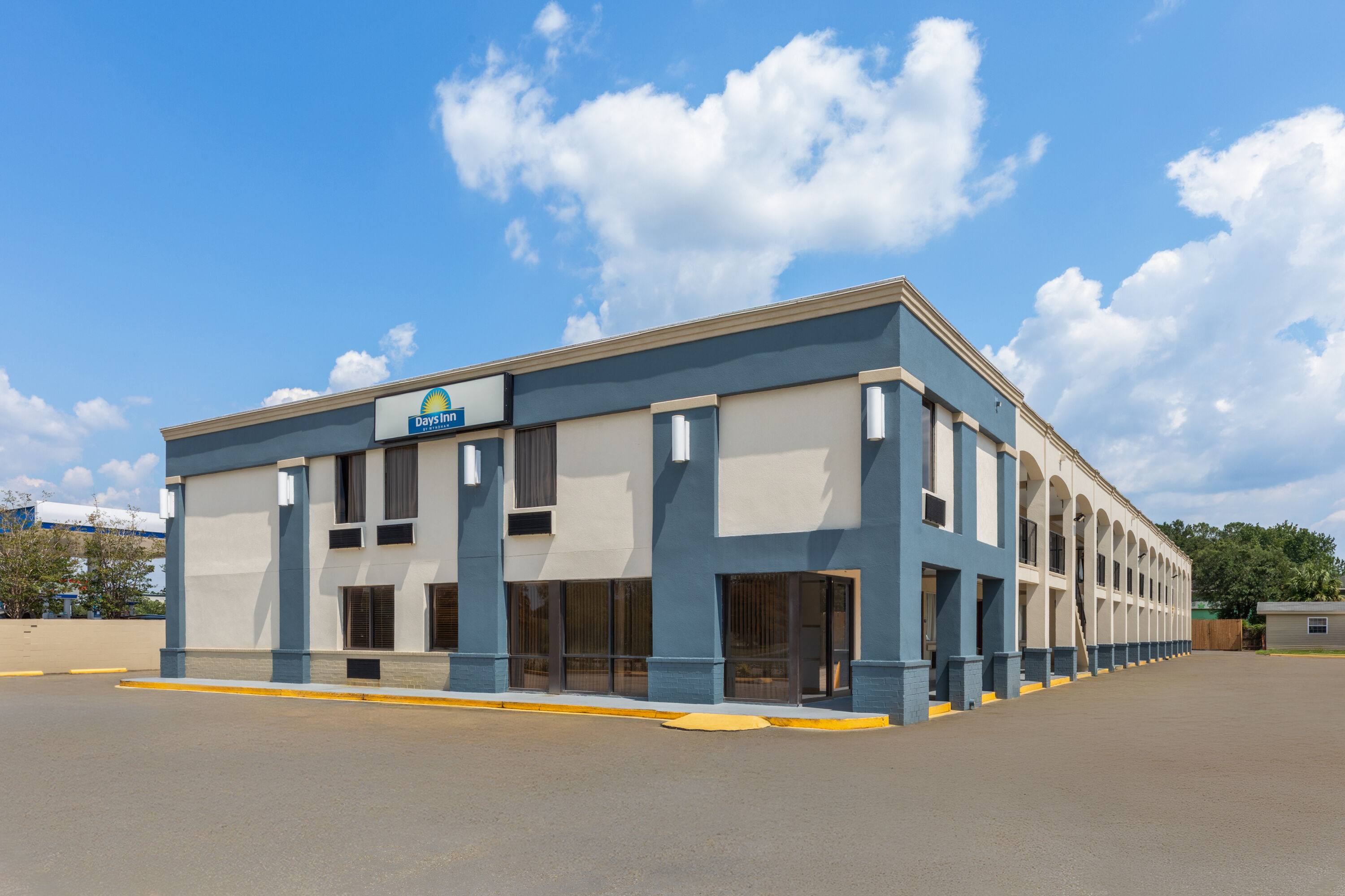 Exterior Day Image of Days Inn by Wyndham Slidell hotel in Slidell, Louisiana