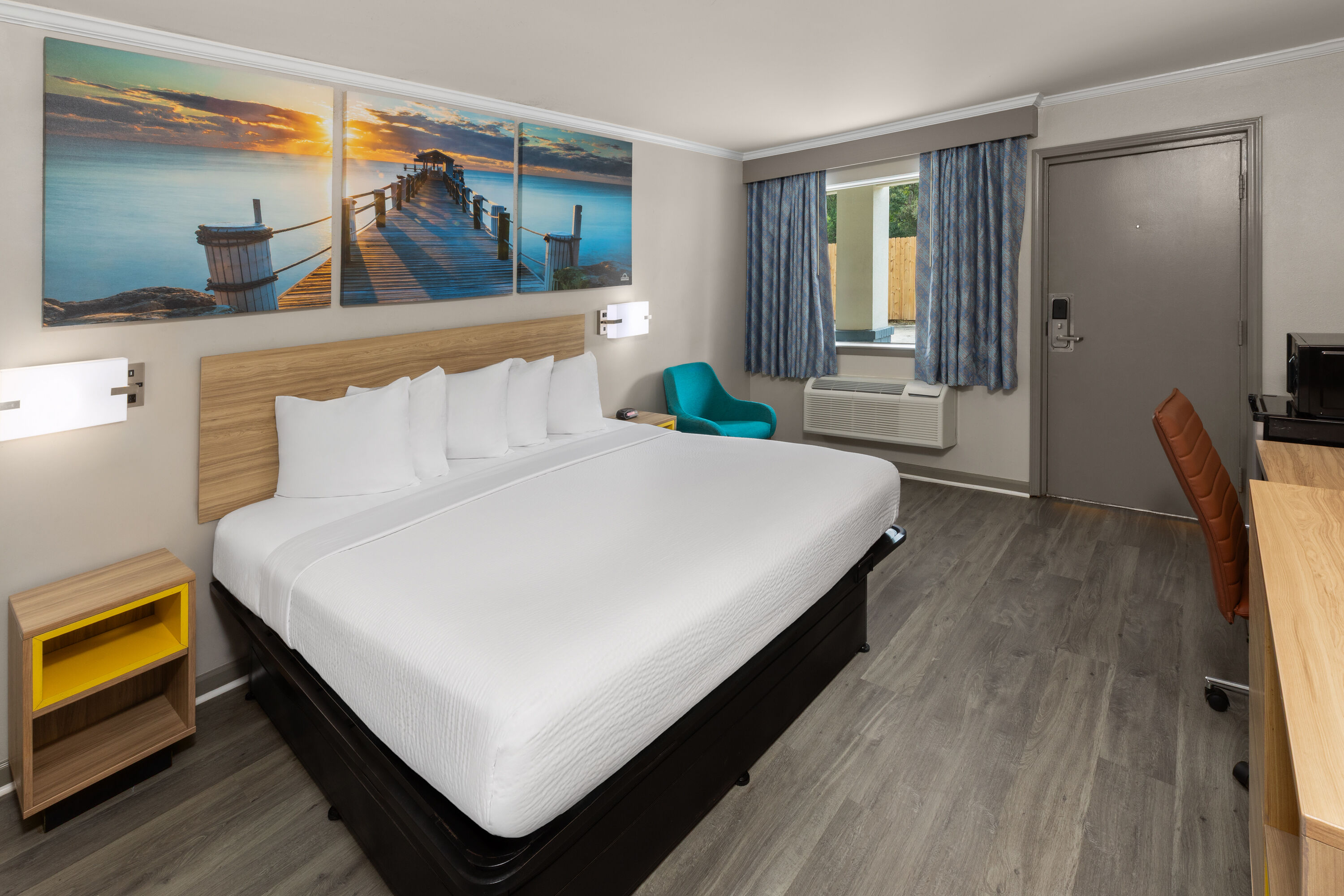 Guest room at the Days Inn by Wyndham Slidell in Slidell, Louisiana