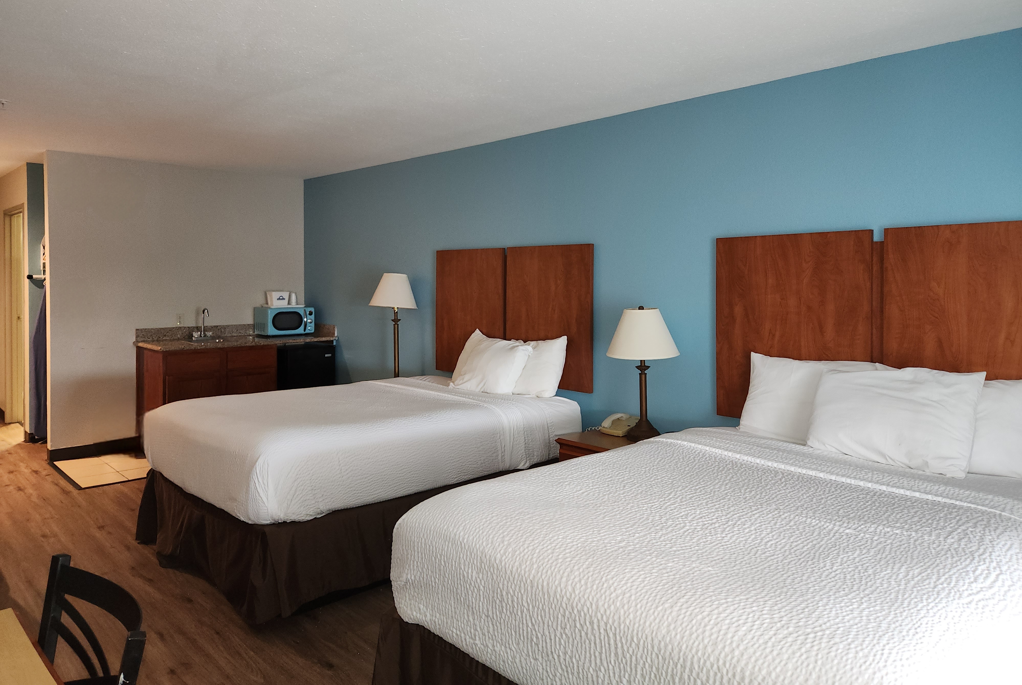 Guest room at the Days Inn & Suites by Wyndham Thibodaux in Thibodaux, Louisiana