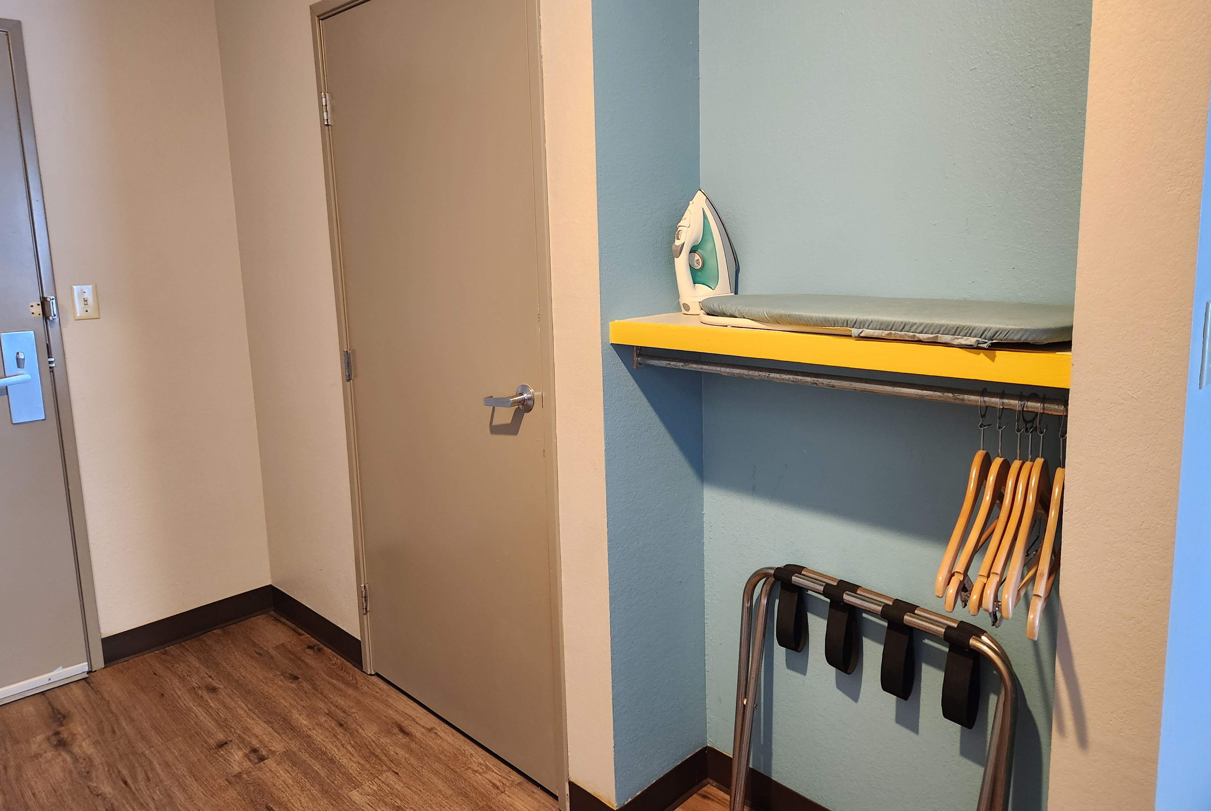 Guest room feature at the Days Inn & Suites by Wyndham Thibodaux in Thibodaux, Louisiana