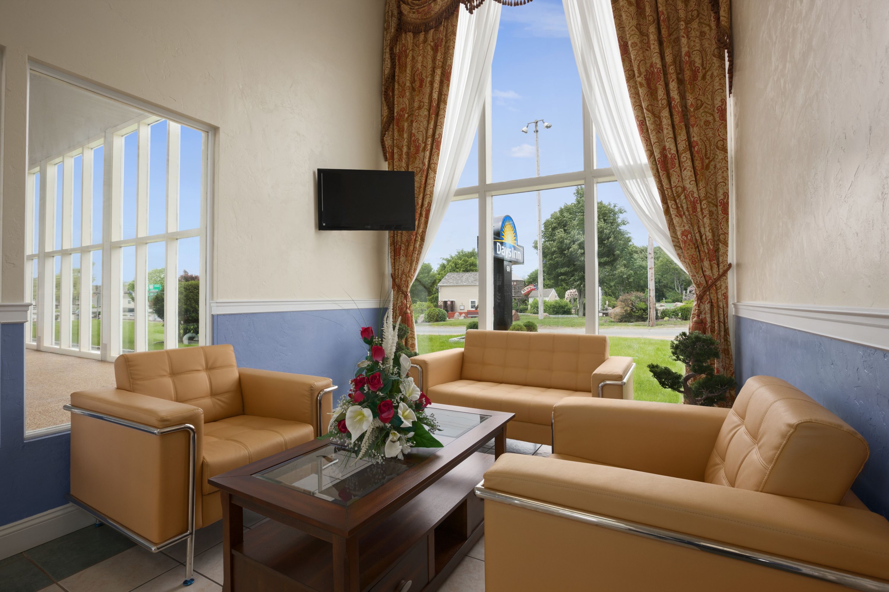 Days Inn by Wyndham West Yarmouth/Hyannis Cape Cod Area ...