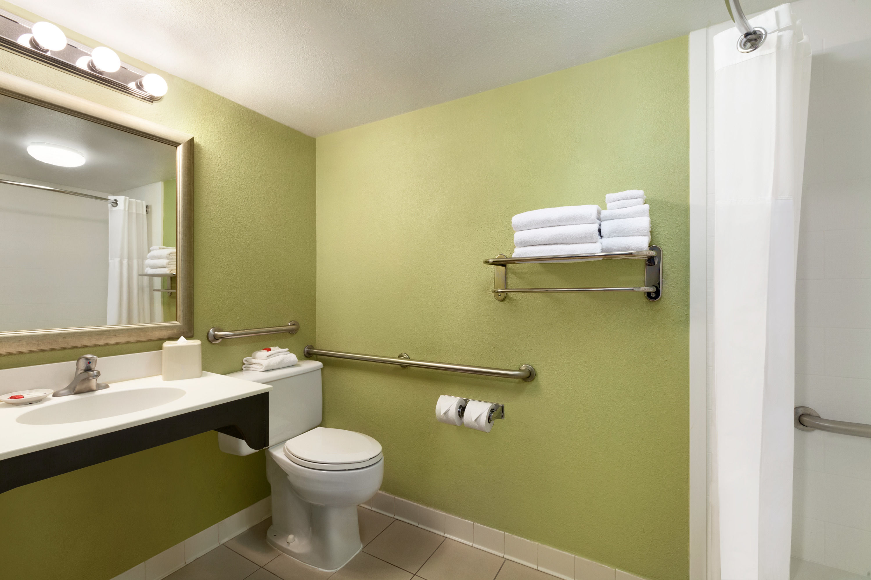 Days inn by wyndham baltimore inner harbor baltimore md hotels