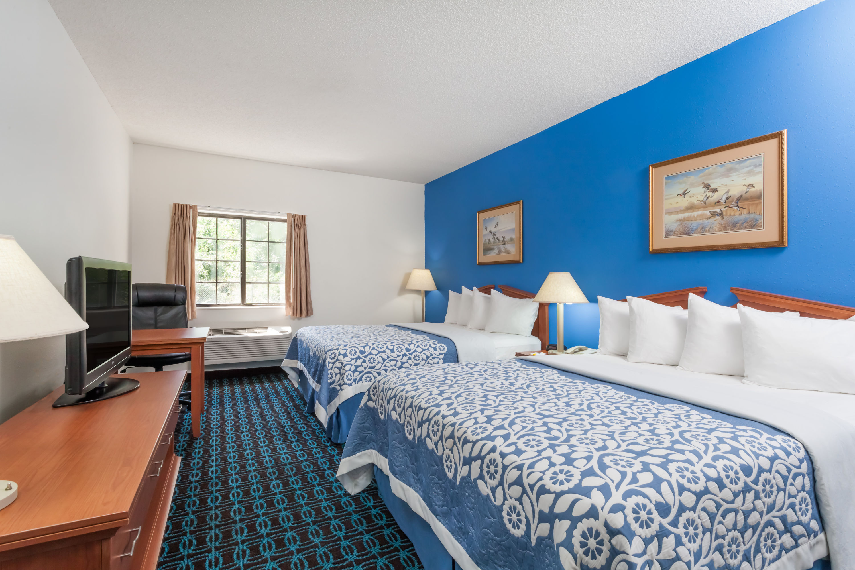 Guest room at the Days Inn & Suites by Wyndham Cambridge in Cambridge, Maryland