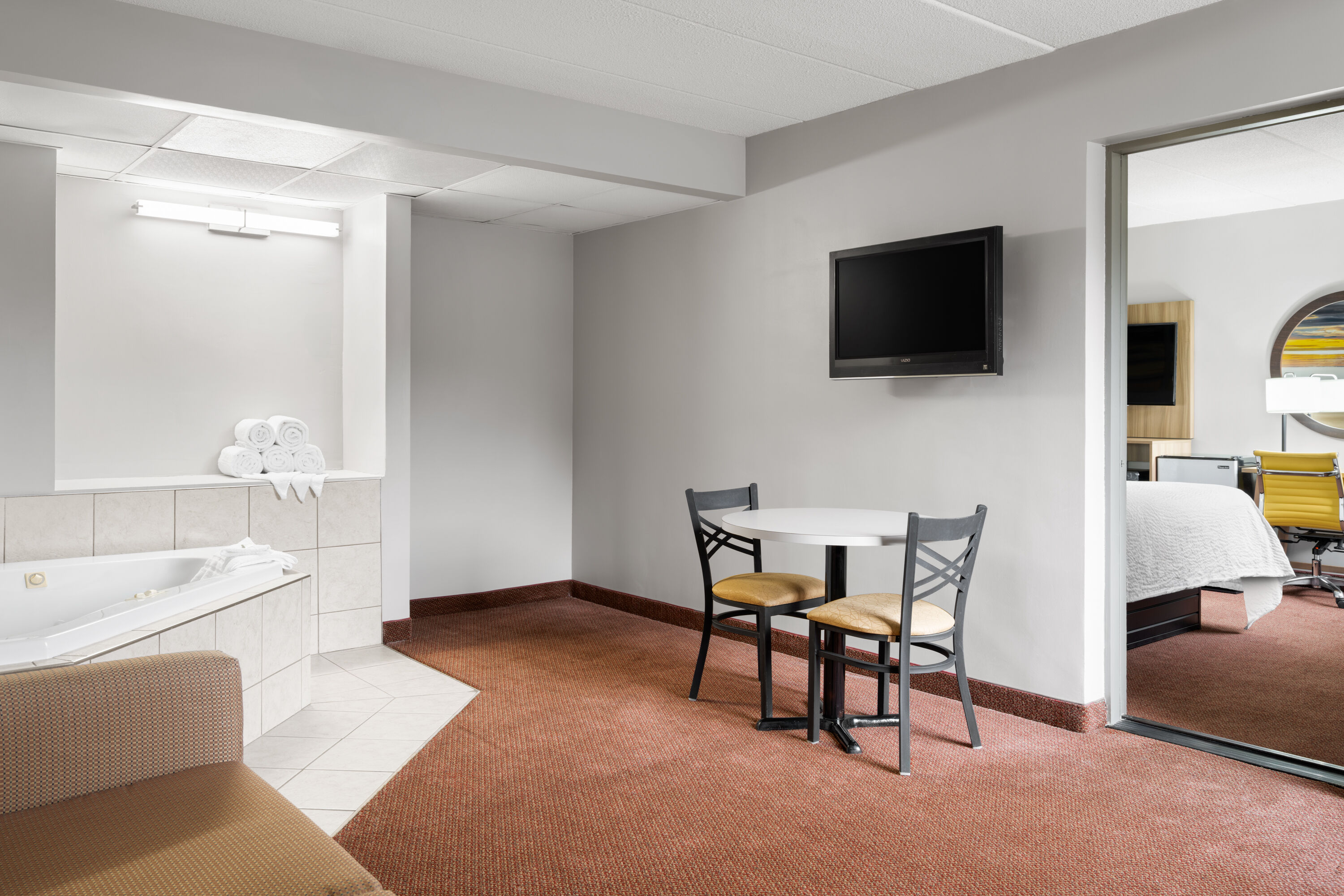 Days Inn by Wyndham Hagerstown I-70 hot tub suite in Hagerstown, Maryland