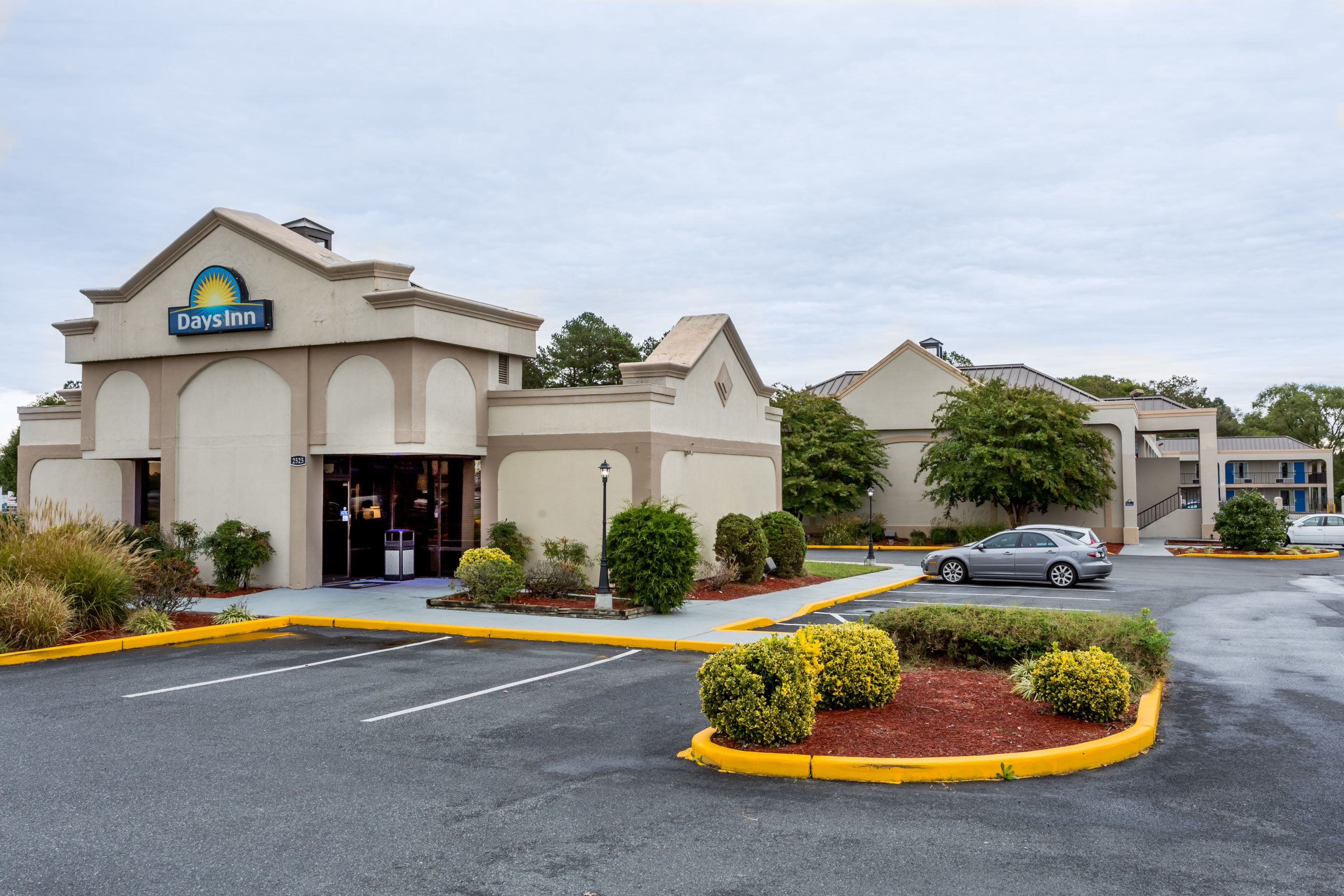 Exterior Day Image of Days Inn by Wyndham Salisbury hotel in Salisbury, Maryland
