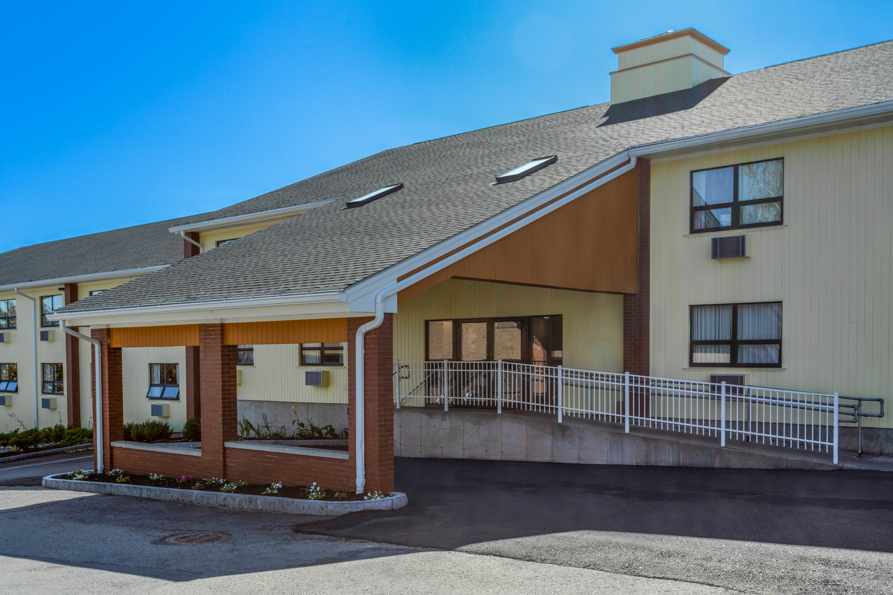 Days Inn By Wyndham Augusta Augusta Me Hotels