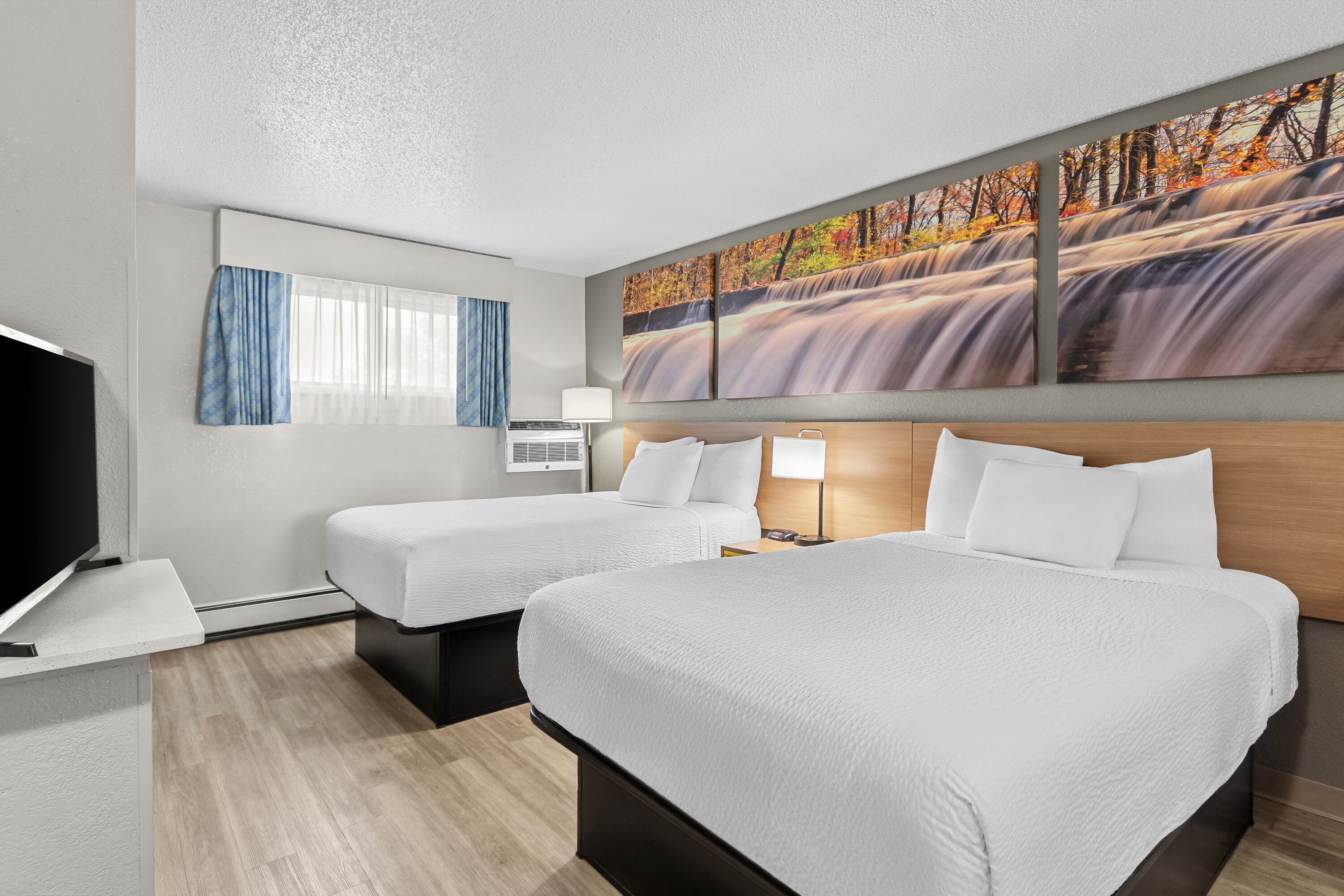 Double bed guest room at the Days Inn by Wyndham Alpena in Alpena, Michigan