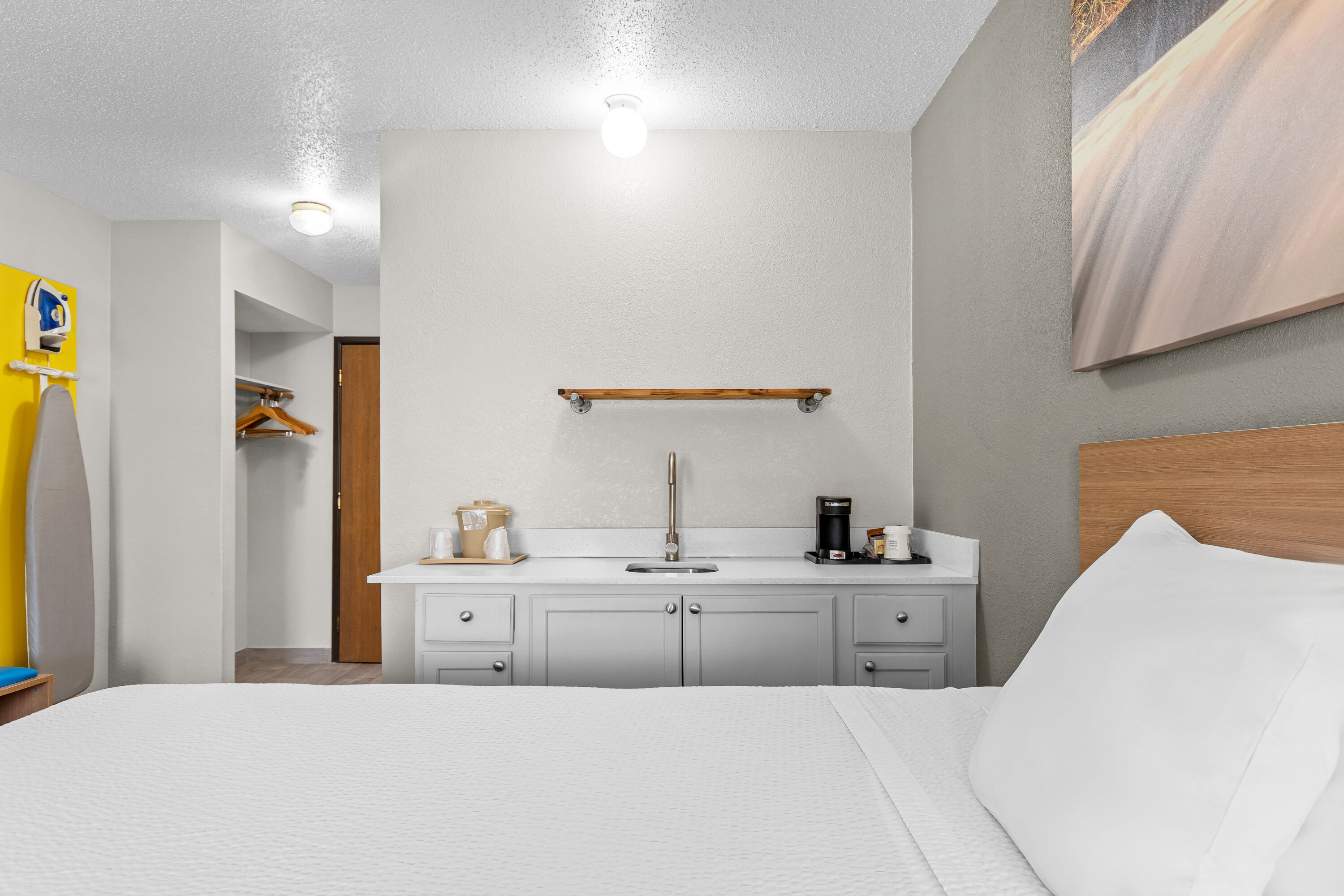 Double bed guest room at the Days Inn by Wyndham Alpena in Alpena, Michigan
