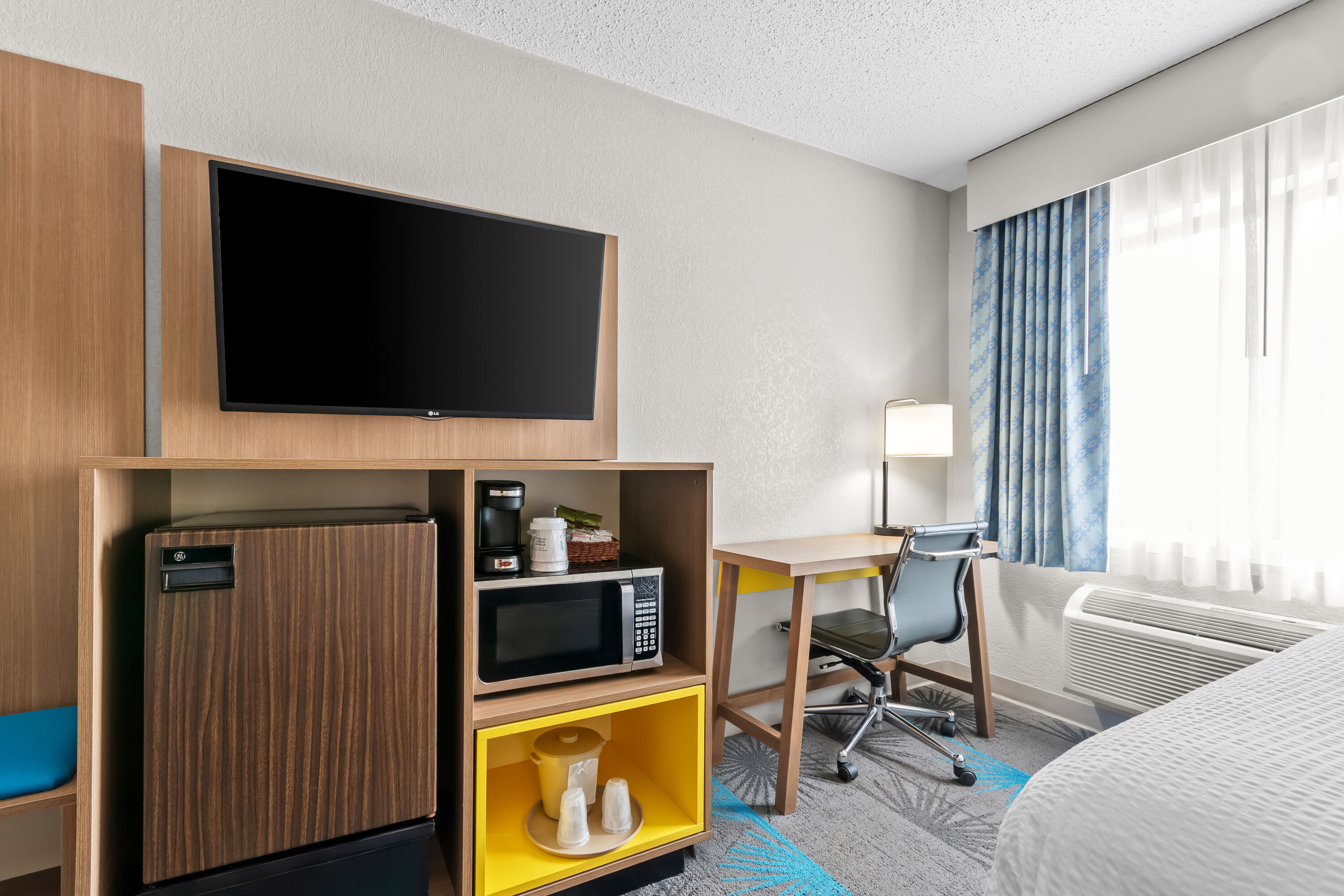 Double bed guest room at the Days Inn by Wyndham Alpena in Alpena, Michigan