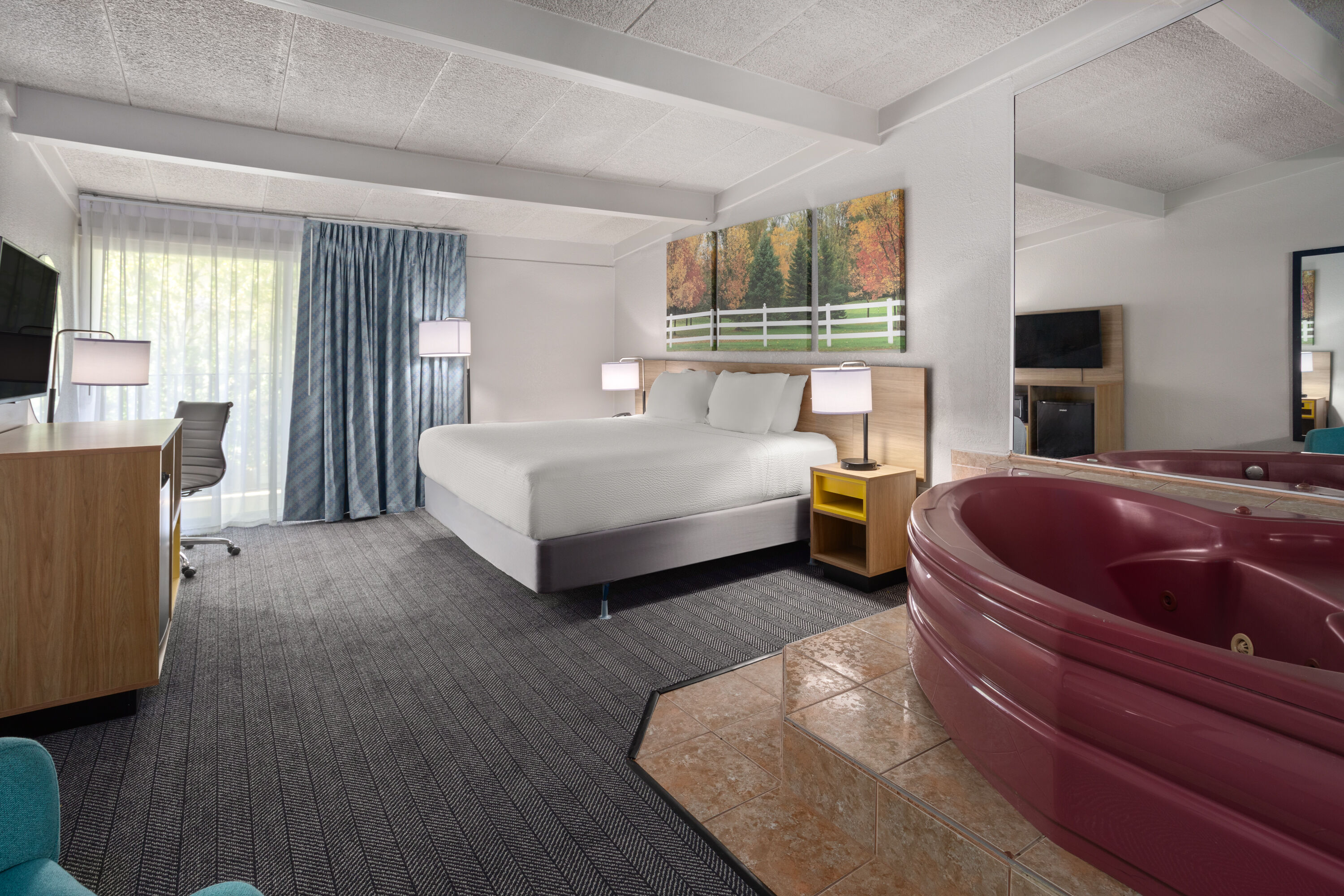 Days Inn by Wyndham Ann Arbor hot tub suite in Ann Arbor, Michigan