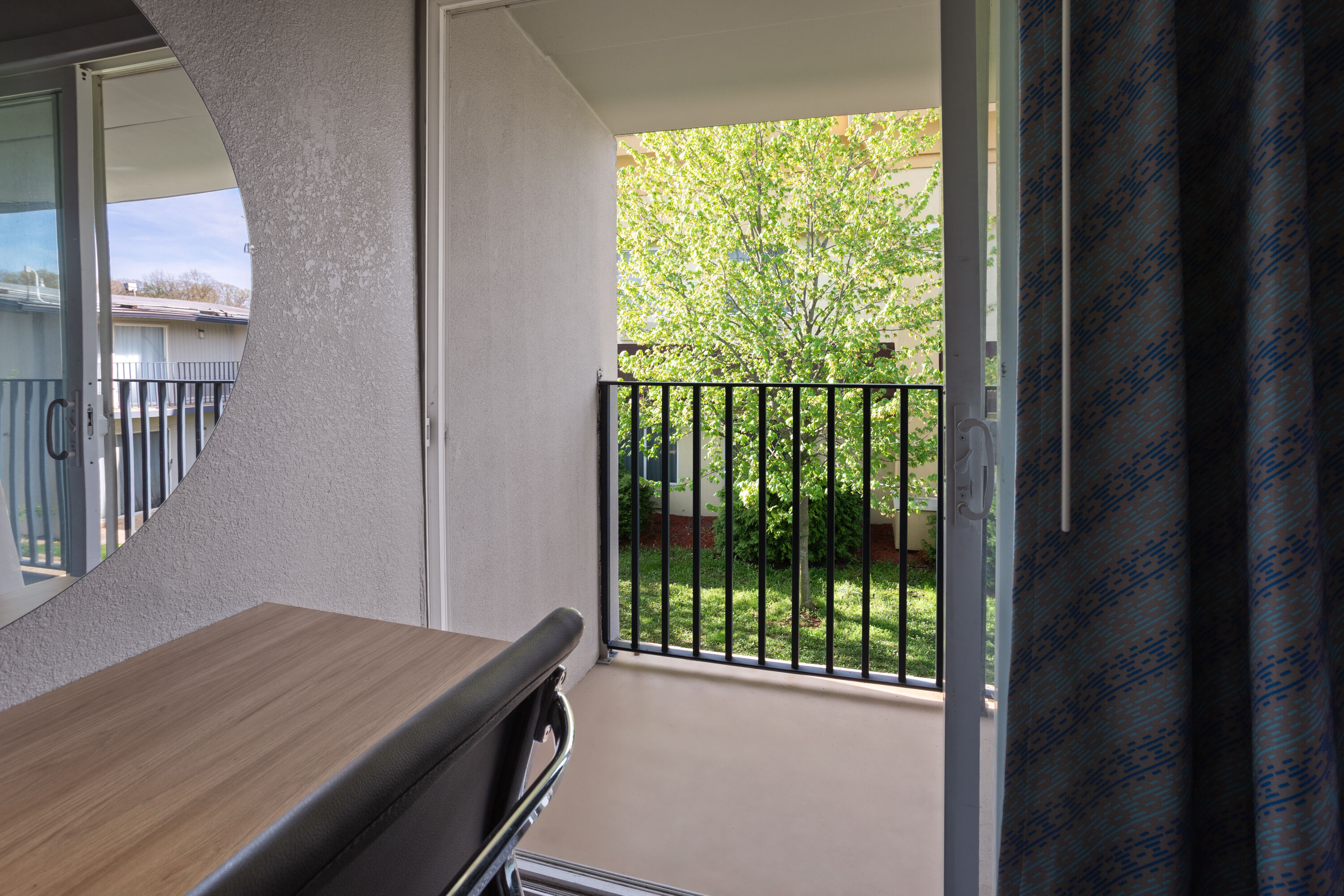 Days Inn by Wyndham Ann Arbor hot tub suite in Ann Arbor, Michigan