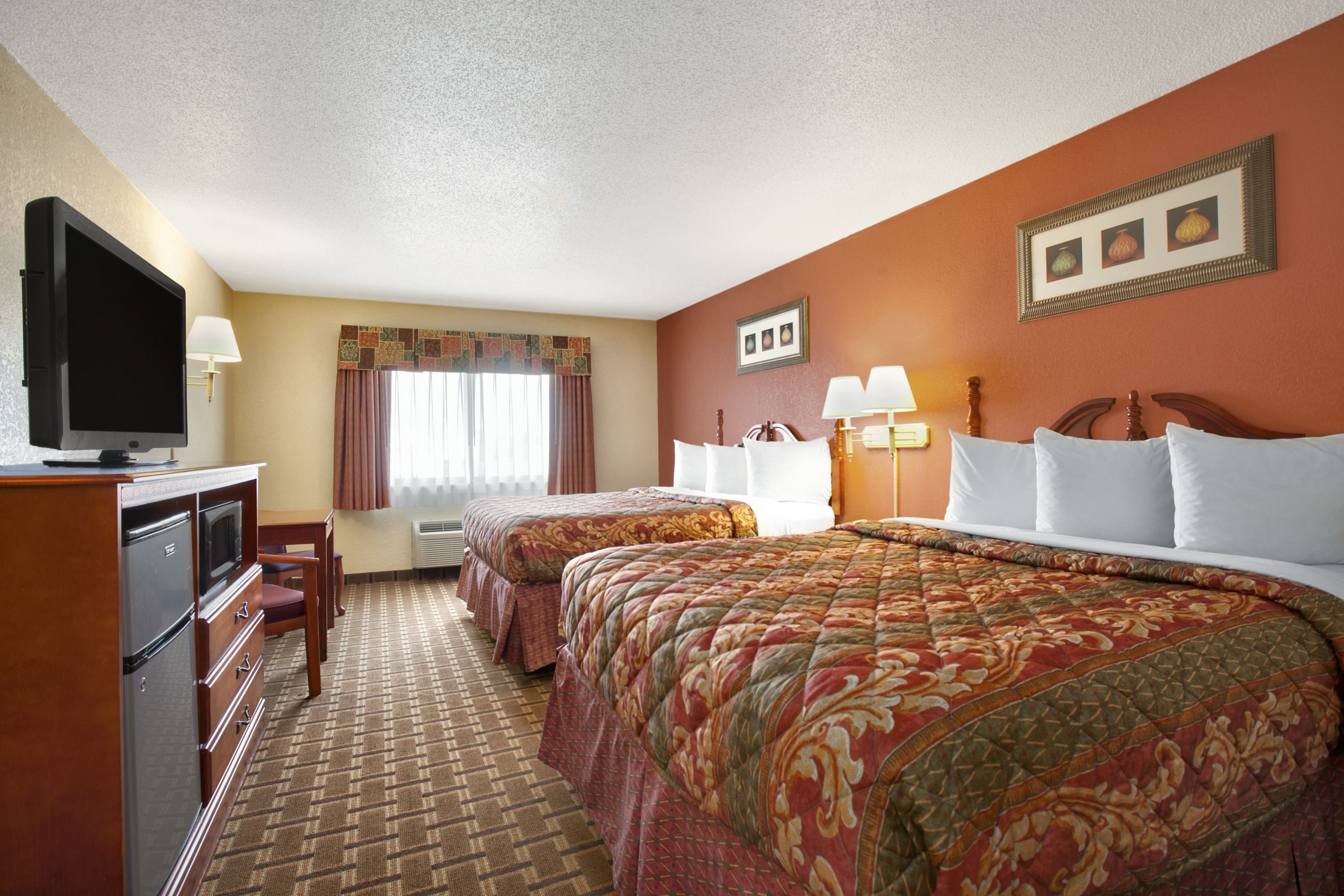 Days Inn & Suites by Wyndham Benton Harbor MI Benton Harbor, MI Hotels