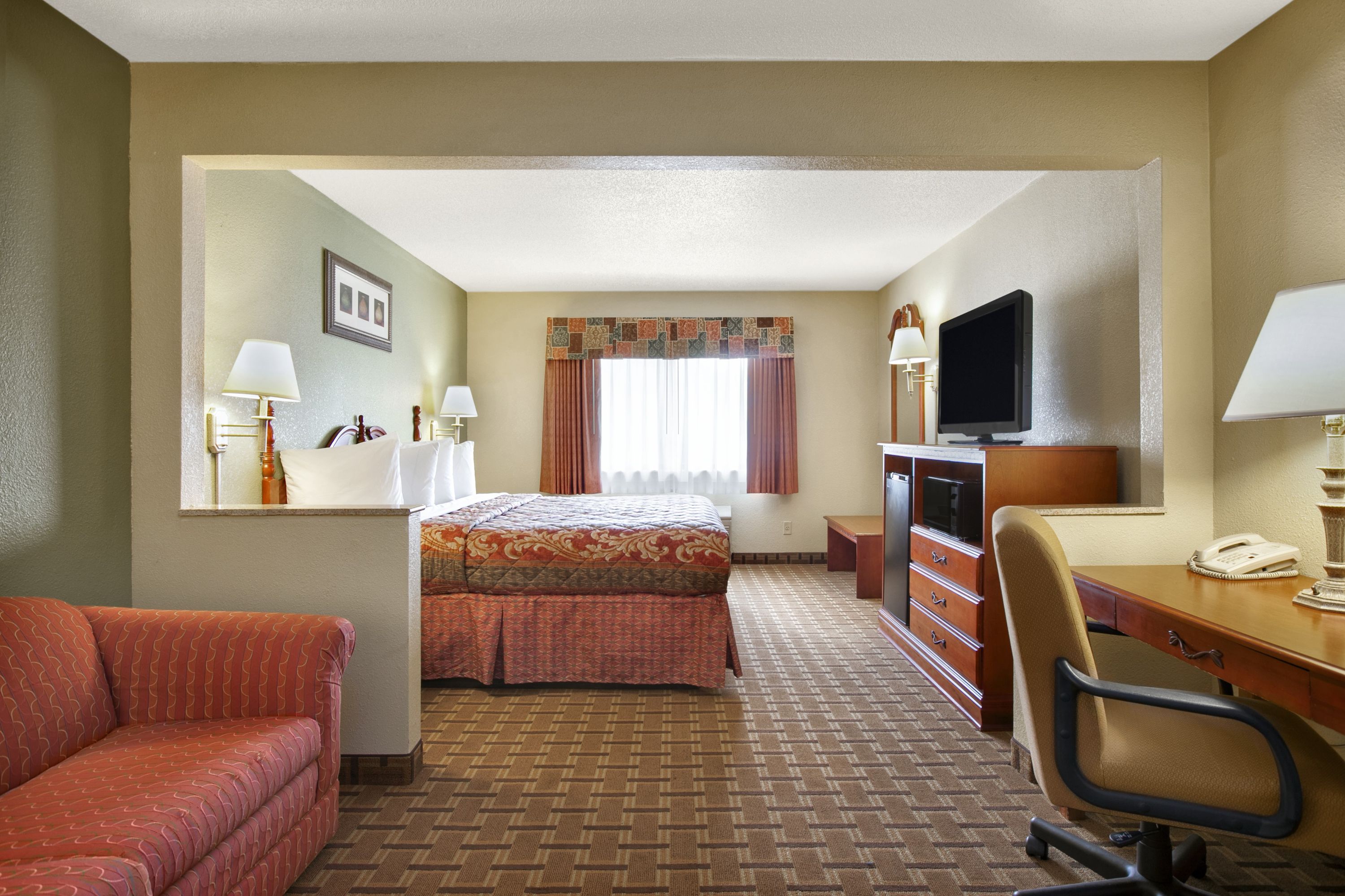 Days Inn Amp Suites By Wyndham Benton Harbor Mi Benton