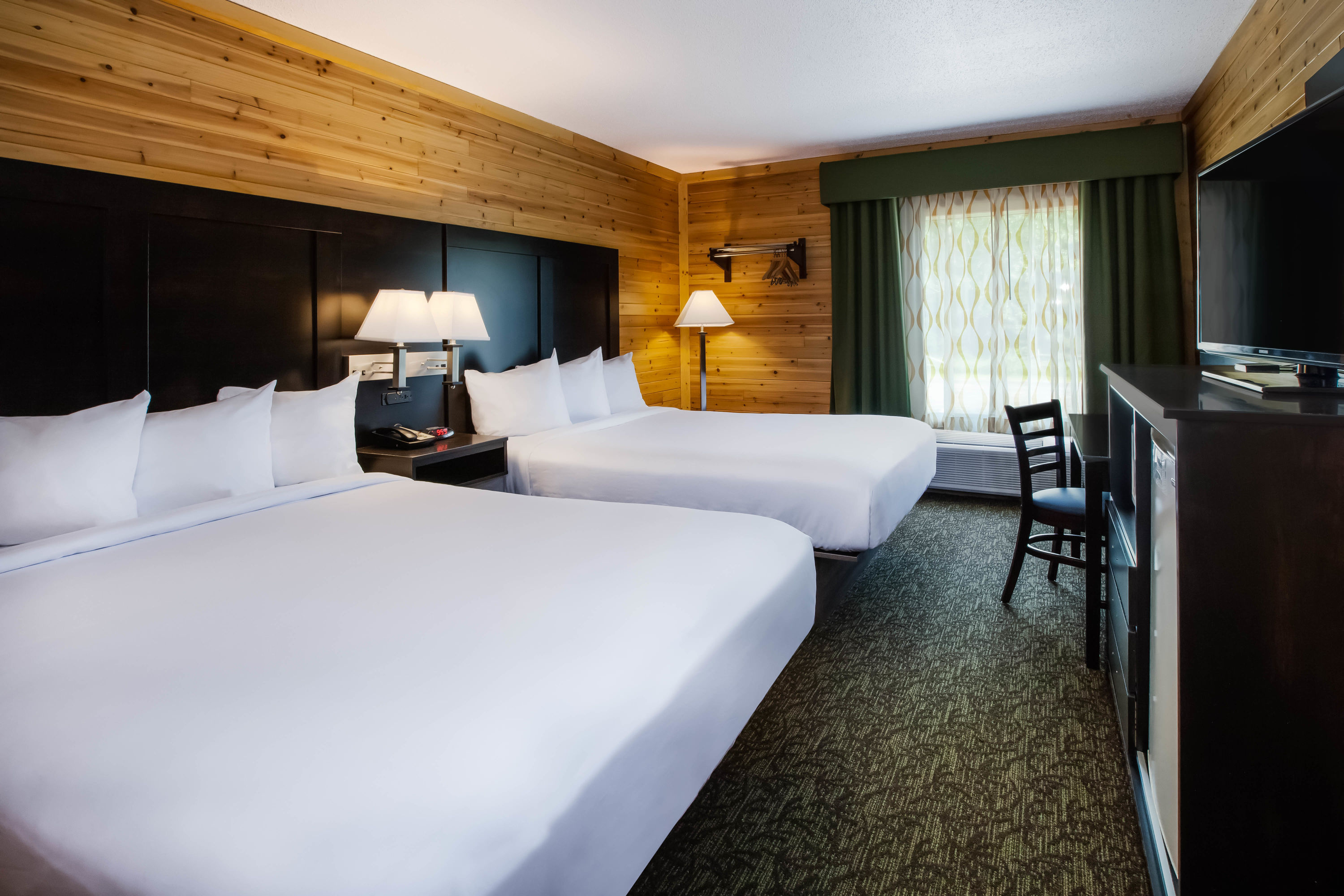 Guest room at the Days Inn by Wyndham Cadillac in Cadillac, Michigan