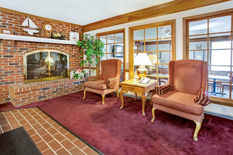 Days Inn Canton hotel lobby in Canton, Michigan