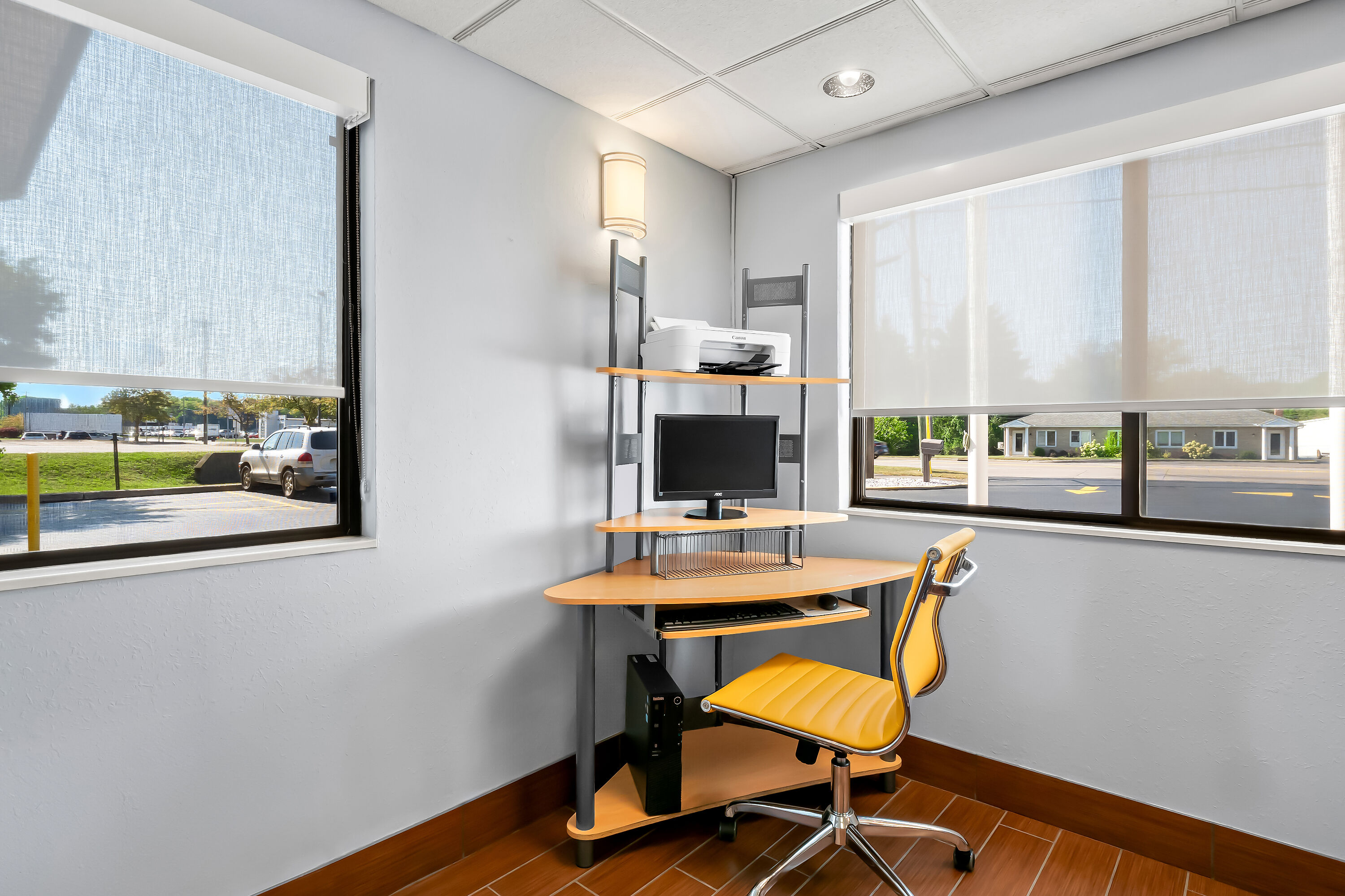 Days Inn by Wyndham Hillsdale business center in Hillsdale, Michigan