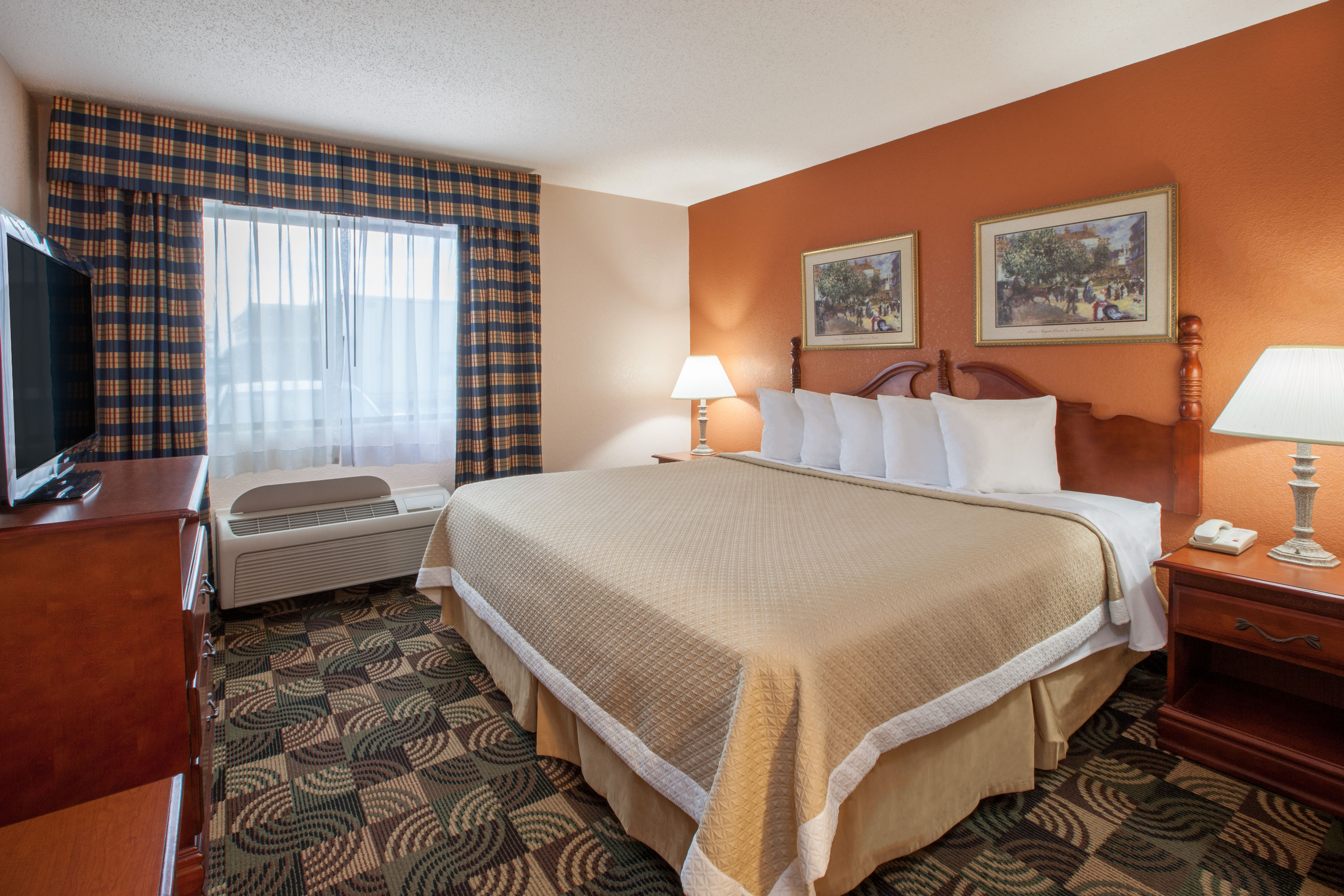Guest room at the Days Inn by Wyndham Hillsdale in Hillsdale, Michigan