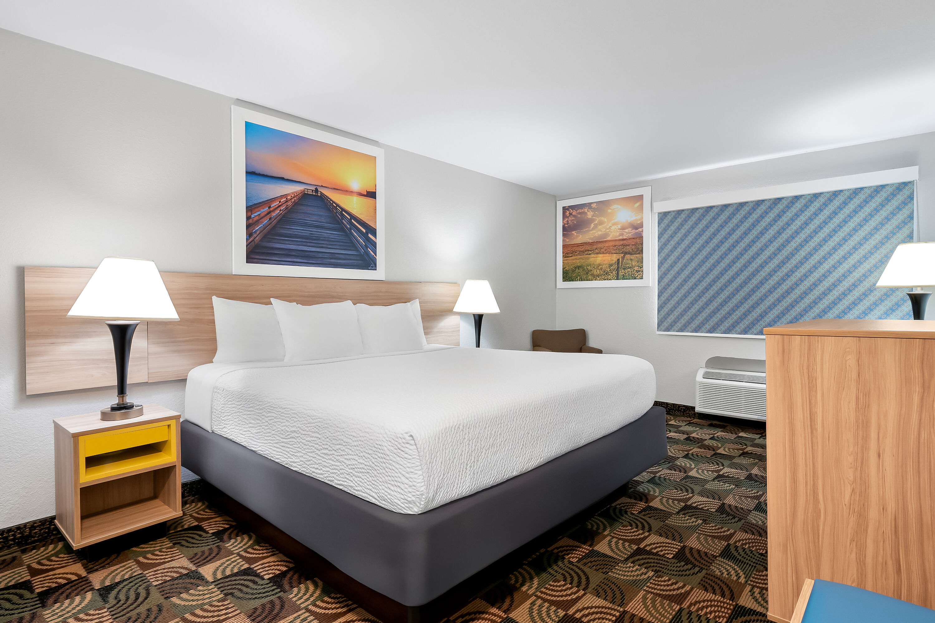 King bed guest room at the Days Inn by Wyndham Hillsdale in Hillsdale, Michigan