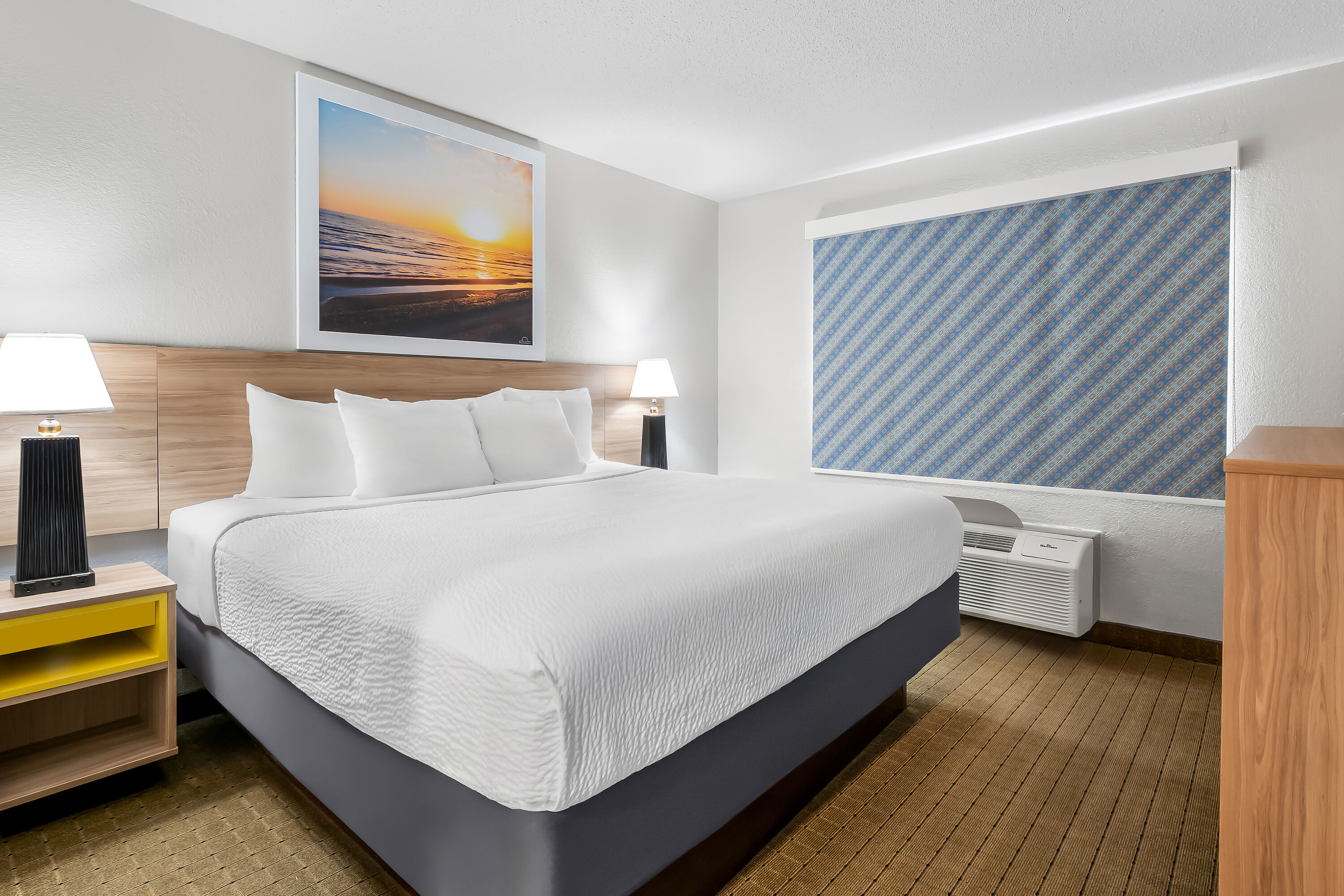 Days Inn by Wyndham Hillsdale suite in Hillsdale, Michigan