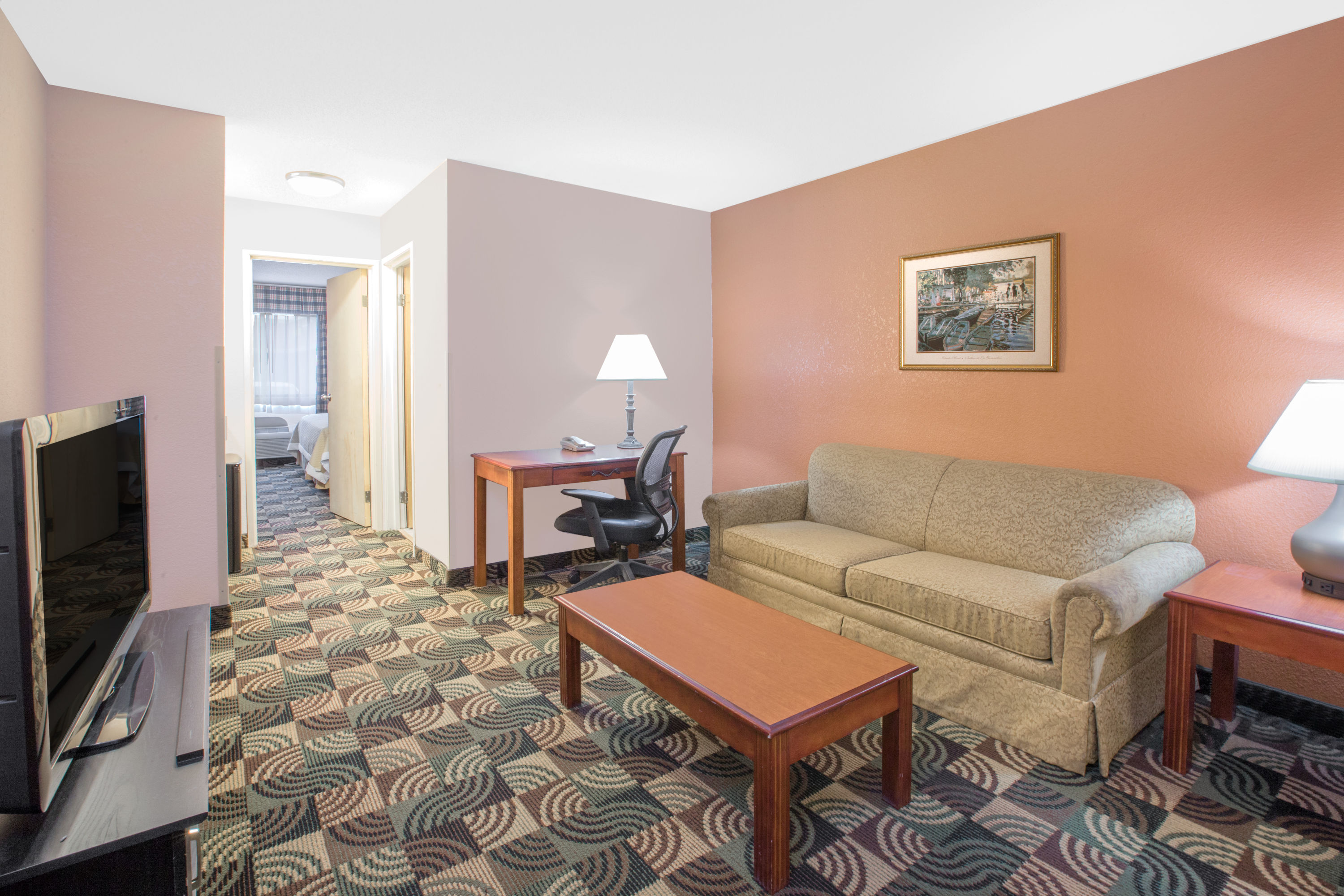 Days Inn by Wyndham Hillsdale suite in Hillsdale, Michigan