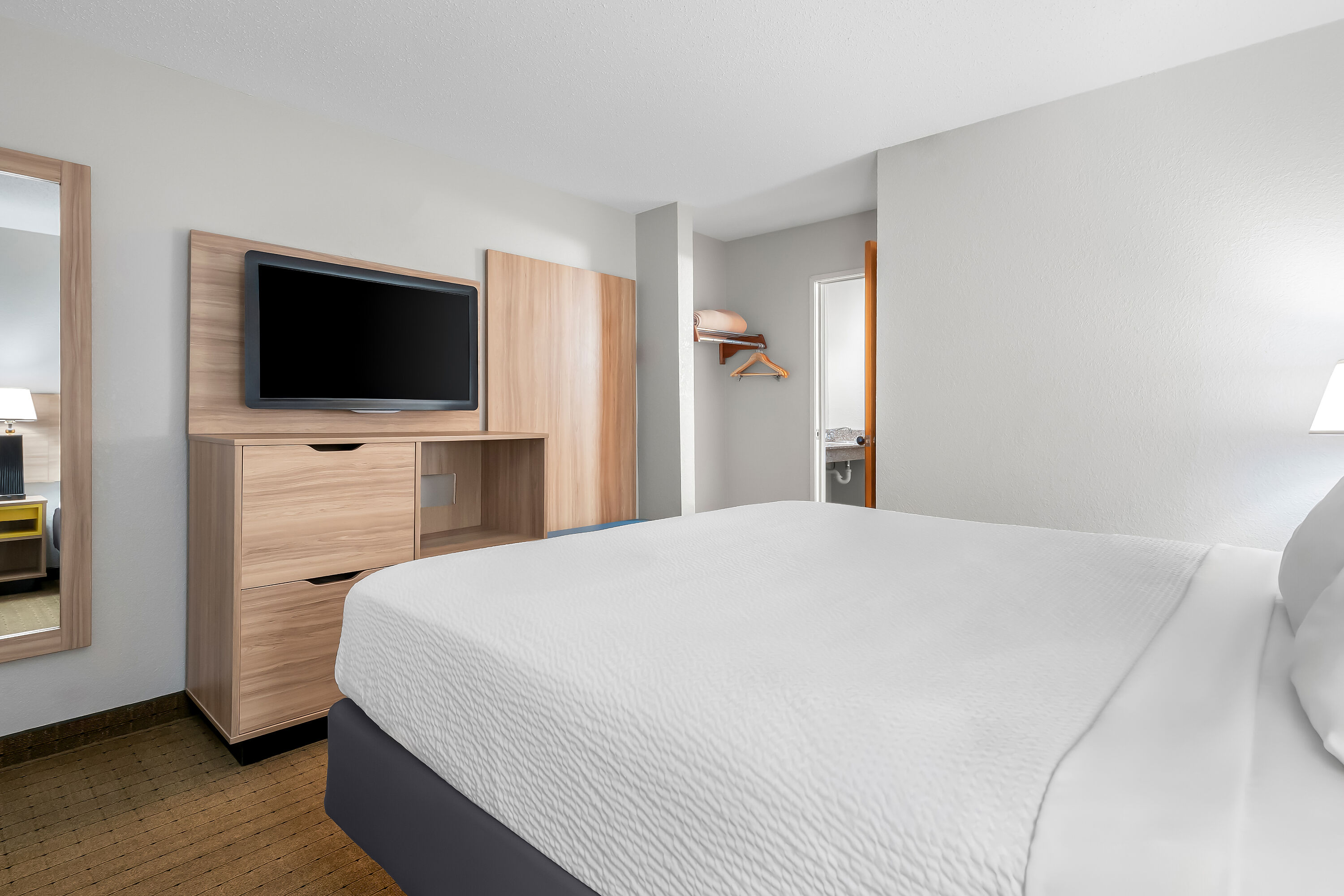 Days Inn by Wyndham Hillsdale suite in Hillsdale, Michigan