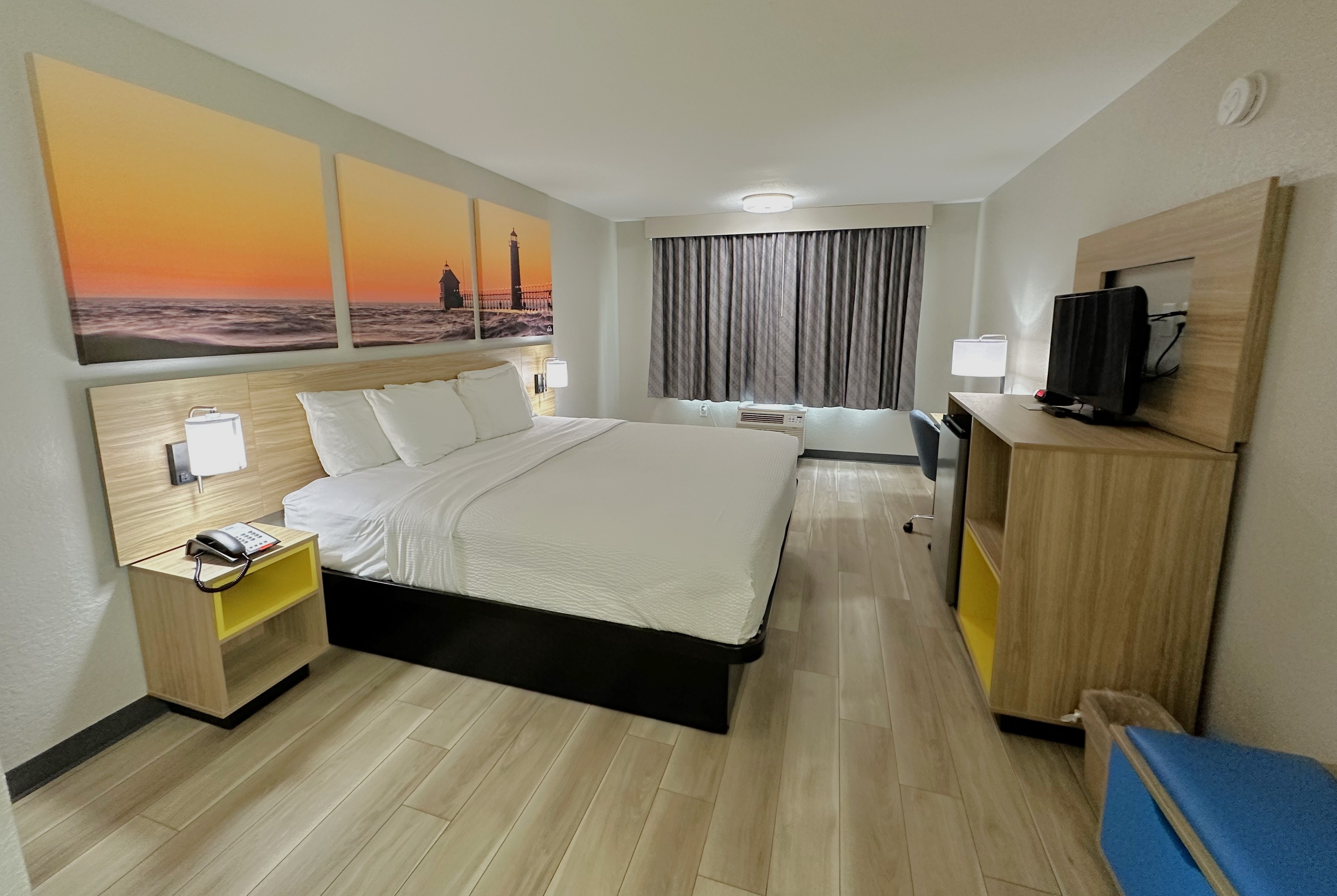 Guest room at the Days Inn by Wyndham Holland in Holland, Michigan
