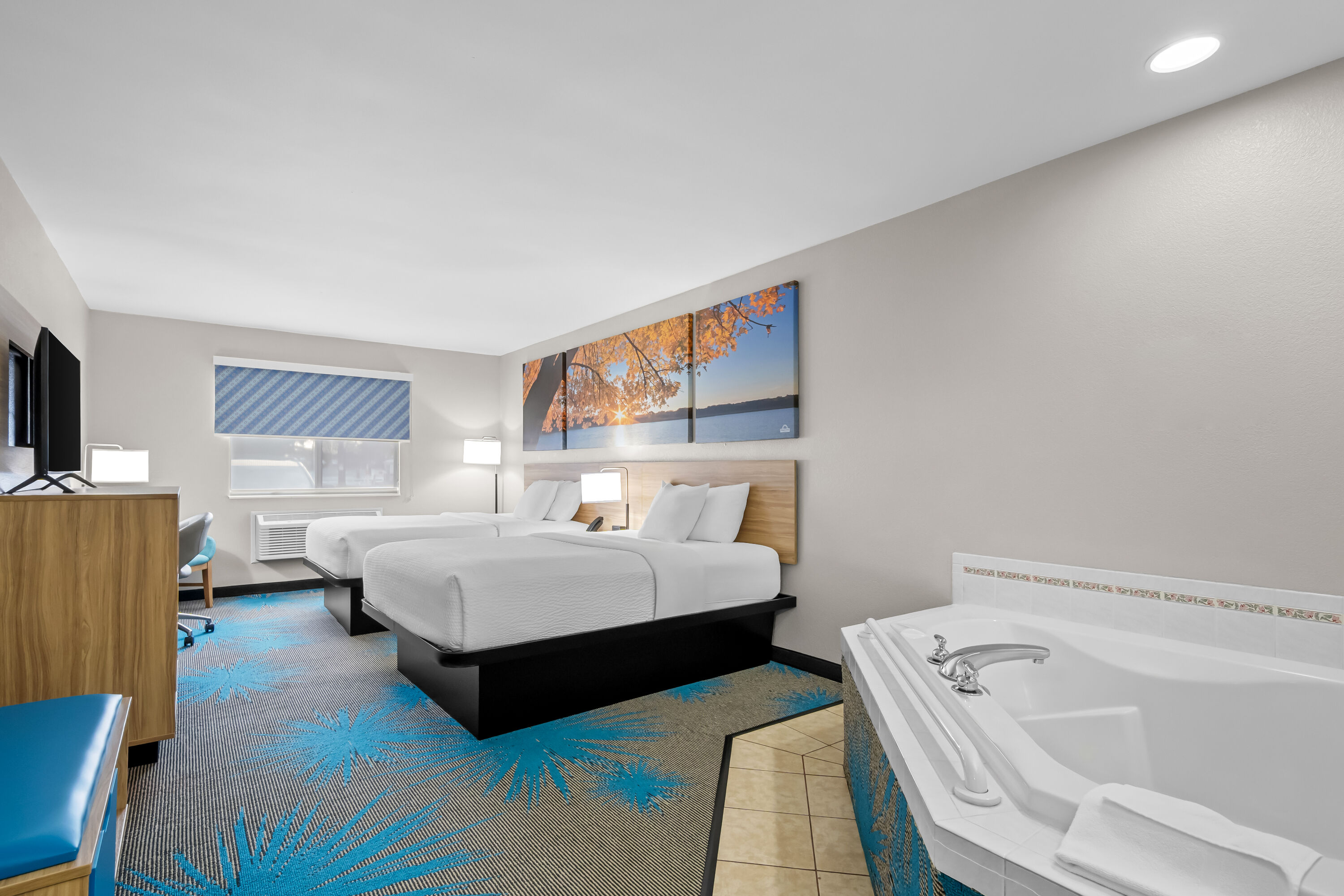 Days Inn by Wyndham Imlay City hot tub suite in Imlay City, Michigan