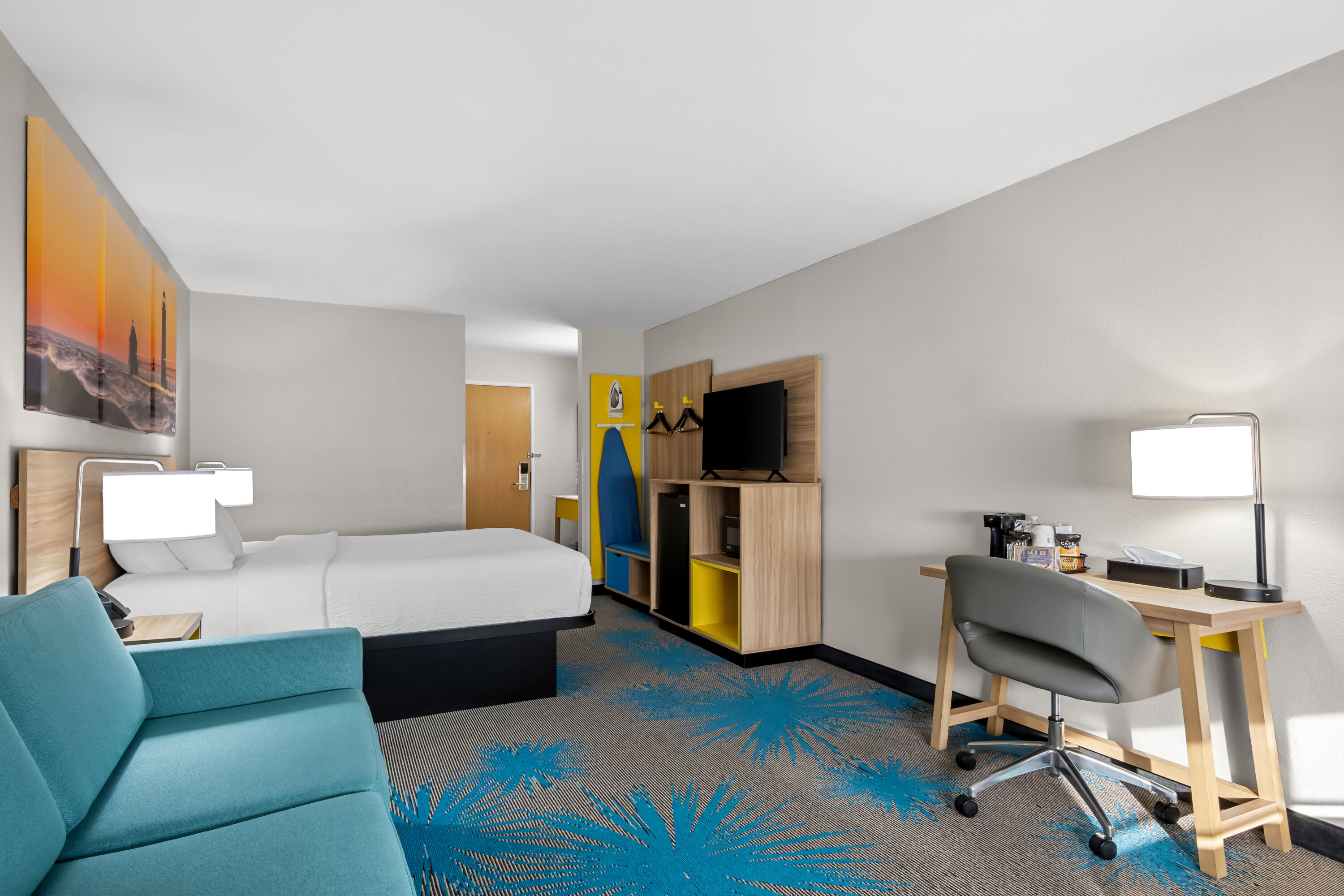 Days Inn by Wyndham Imlay City suite in Imlay City, Michigan