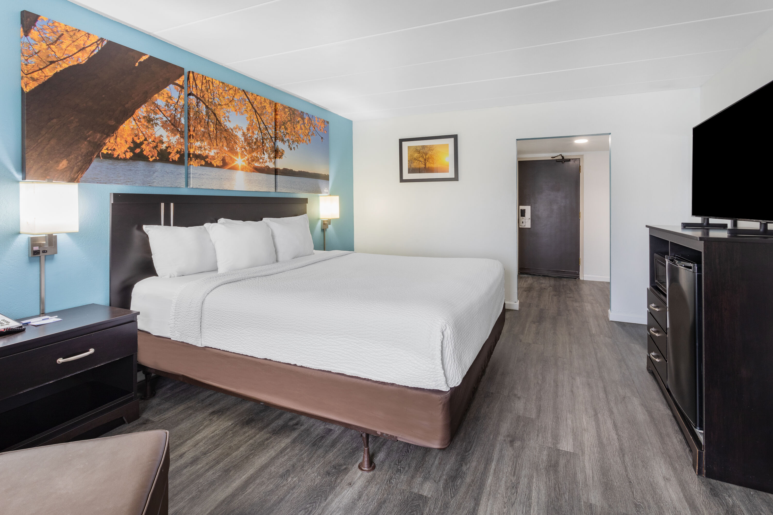 Guest room at the Days Inn by Wyndham Livonia/Canton/Detroit in Livonia, Michigan